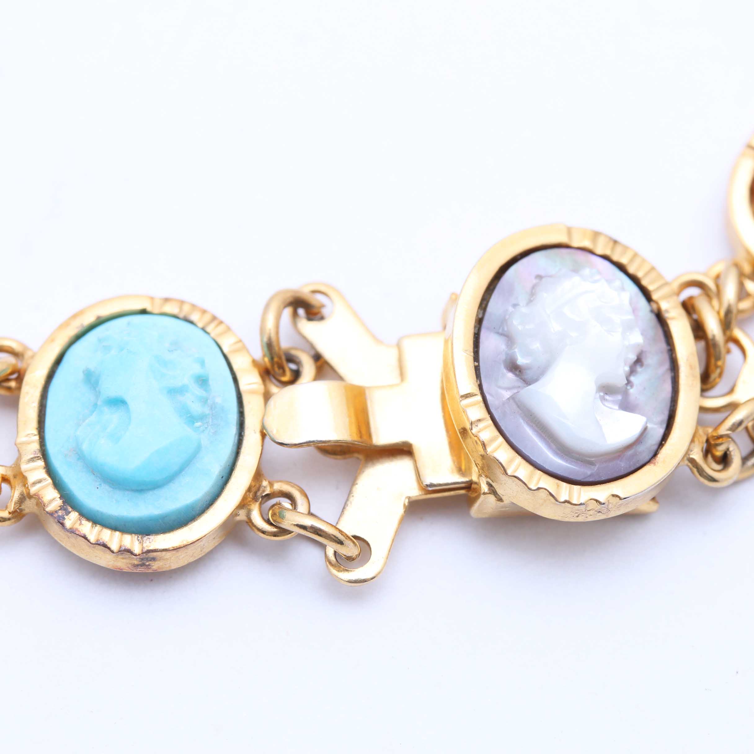 Gemstone and Shell Cameo Bracelet With Heart and Glass Glass Drop Earrings