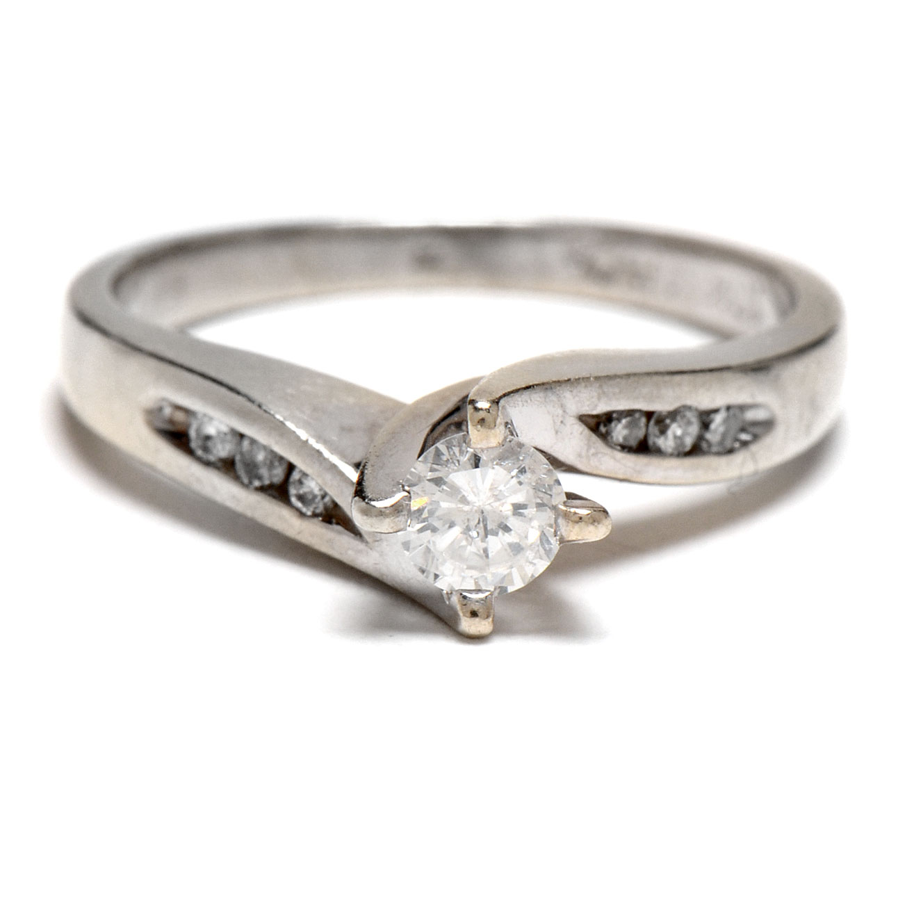 10K White Gold Diamond Ring