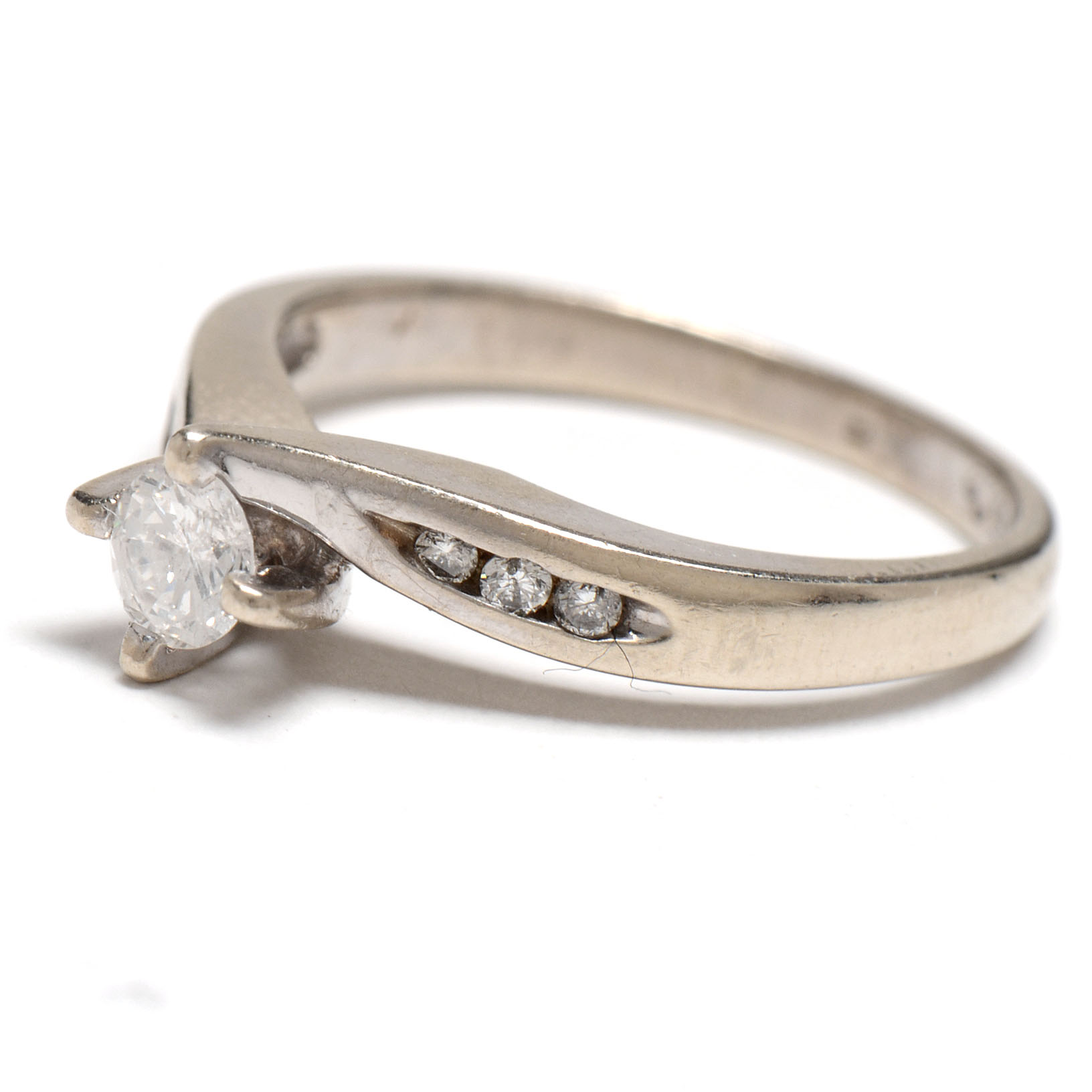 10K White Gold Diamond Ring