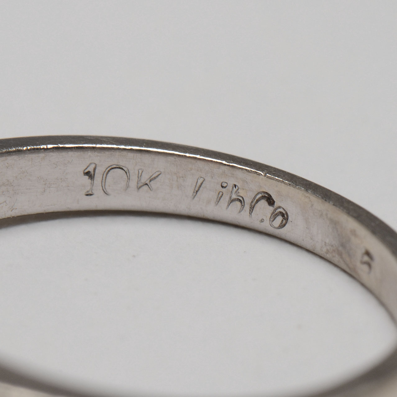 10K White Gold Diamond Ring