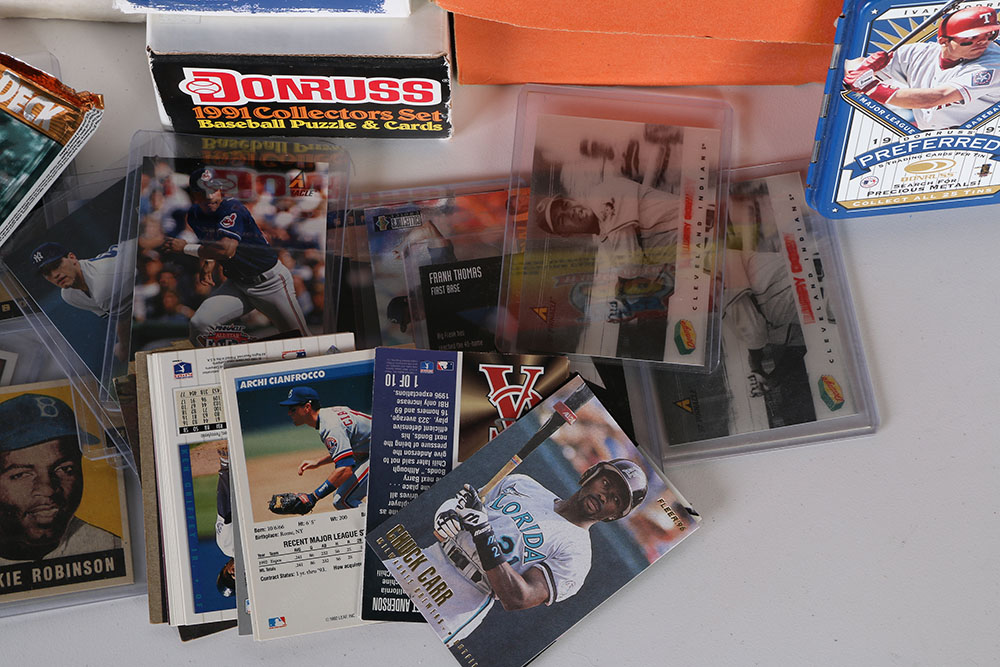 Large Collection of Baseball Cards