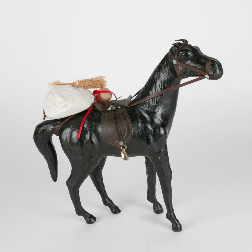 Byers' Choice Horse and Peddler Carolers