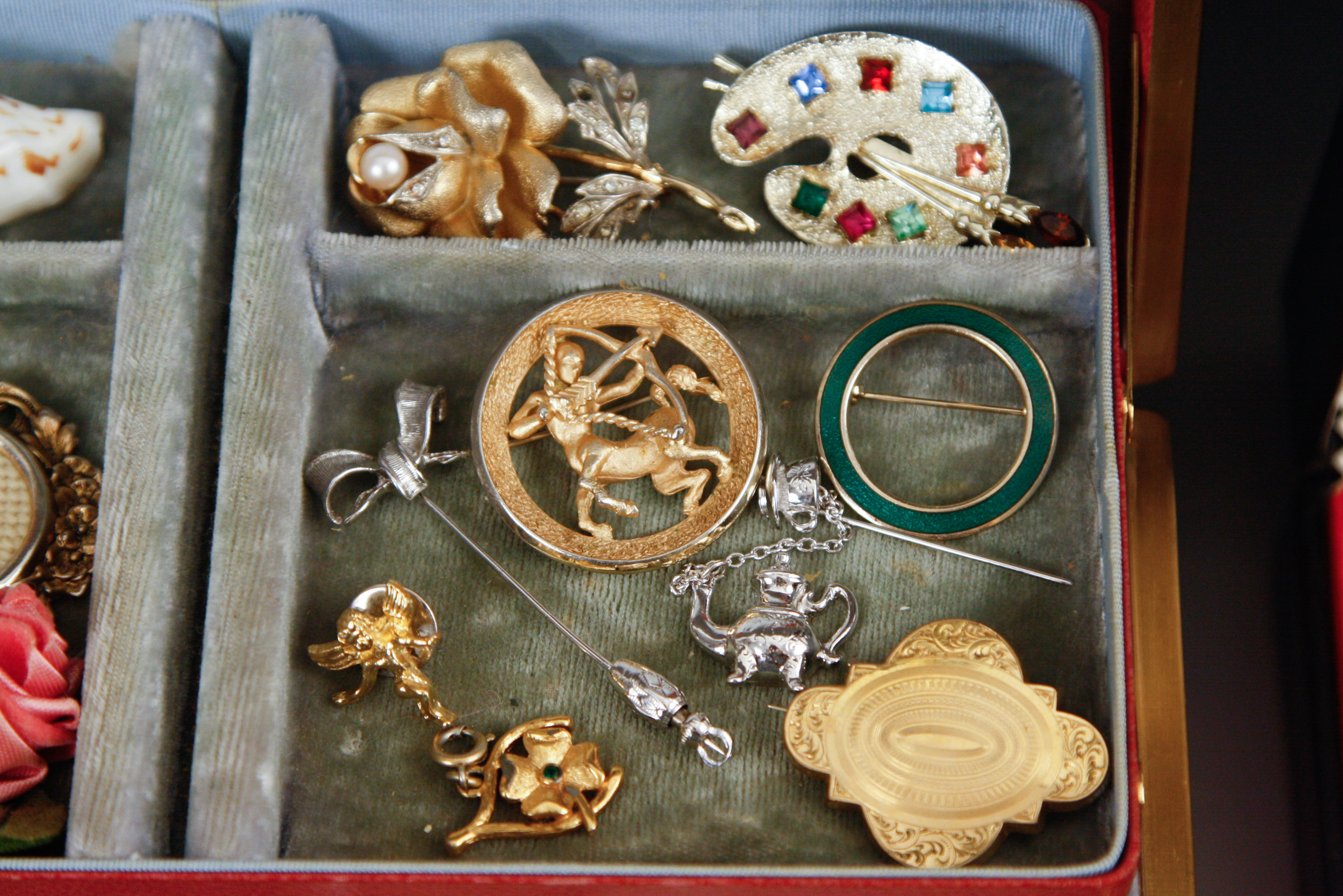 Vintage Costume Jewelry Inc. Crown Trifari, Lisner and Kramer