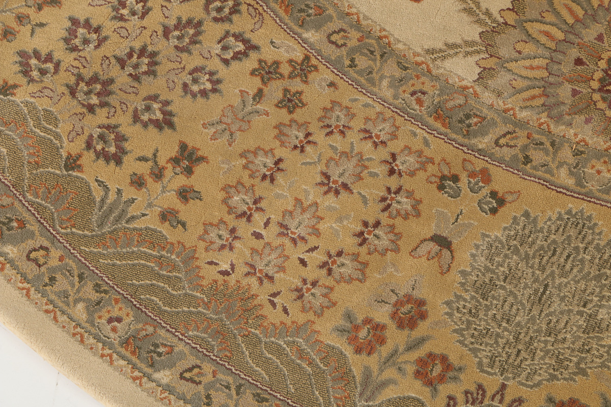 Machine Made Persian Style Round Rug