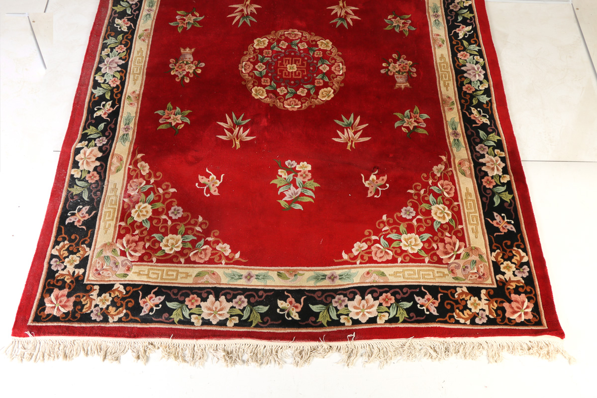 Vibrant Hand-Tufted Chinese Area Rug