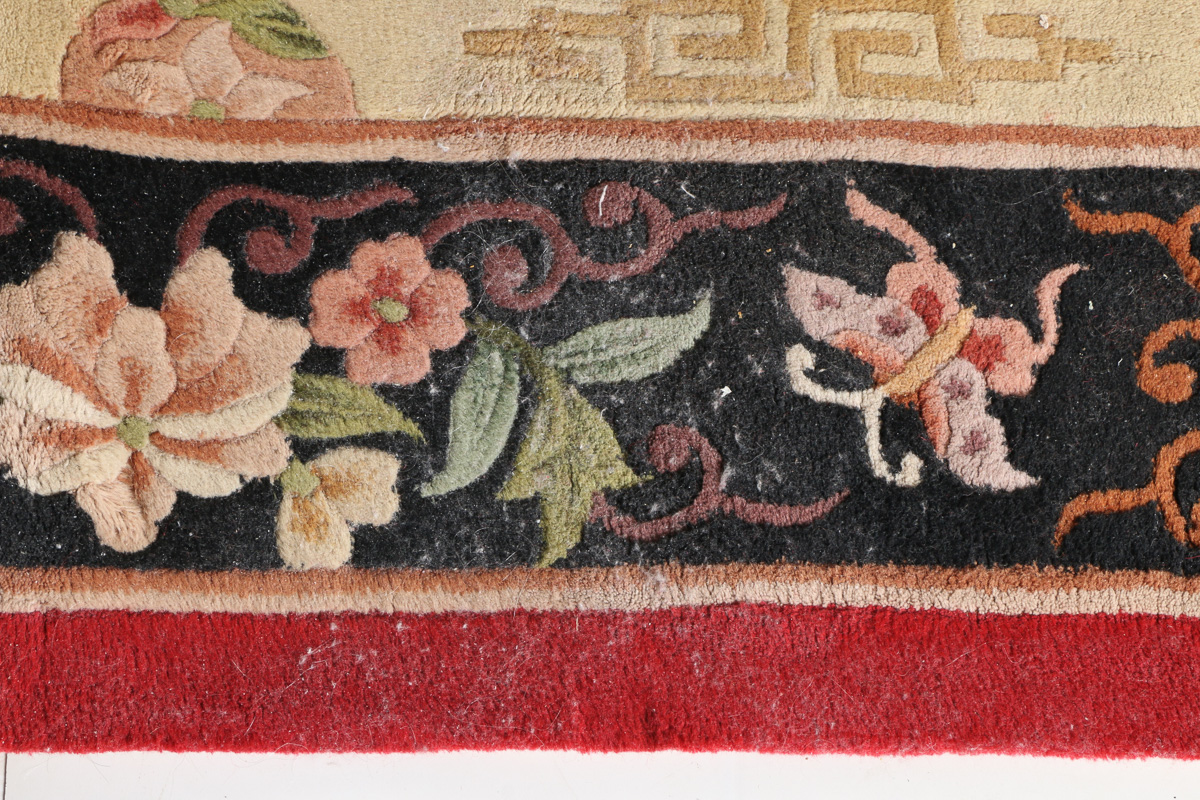 Vibrant Hand-Tufted Chinese Area Rug