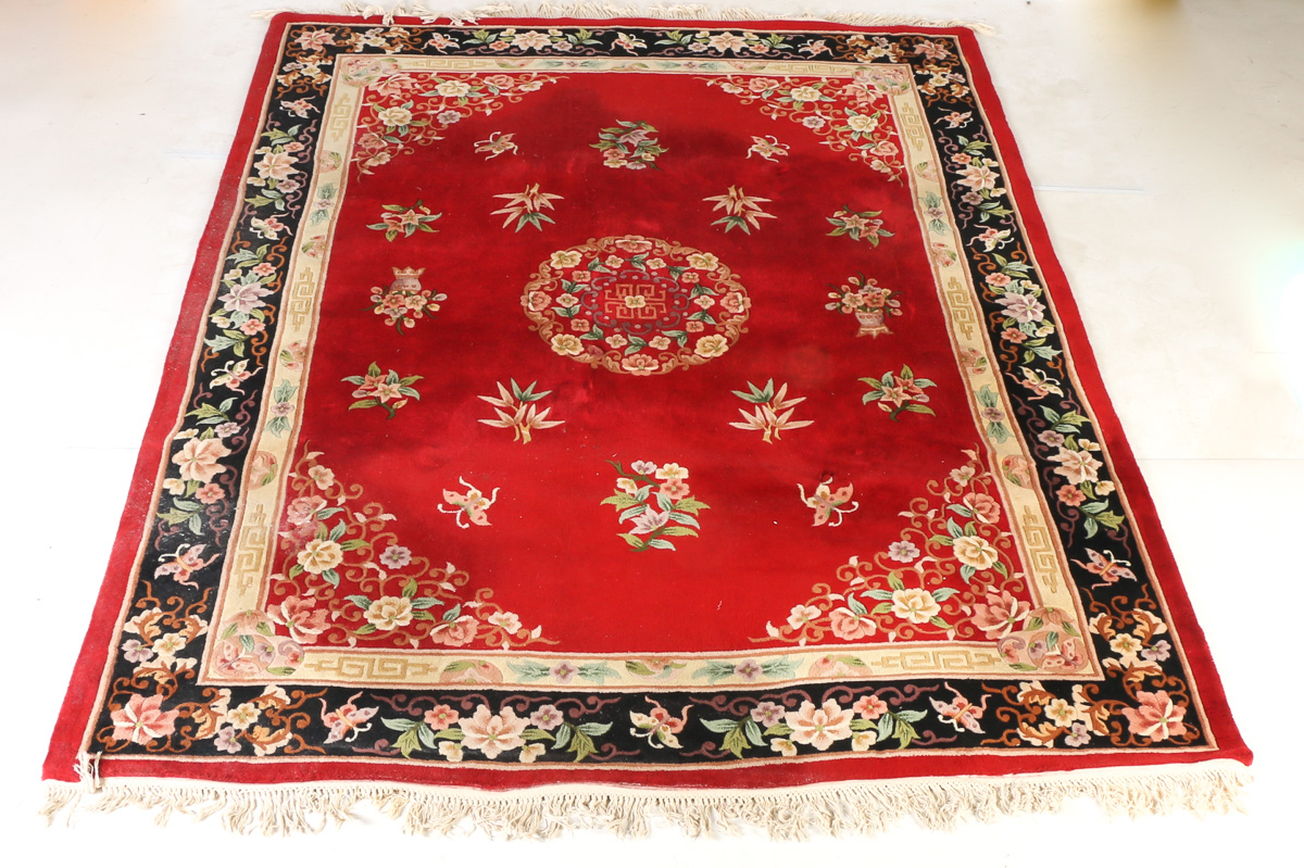 Vibrant Hand-Tufted Chinese Area Rug