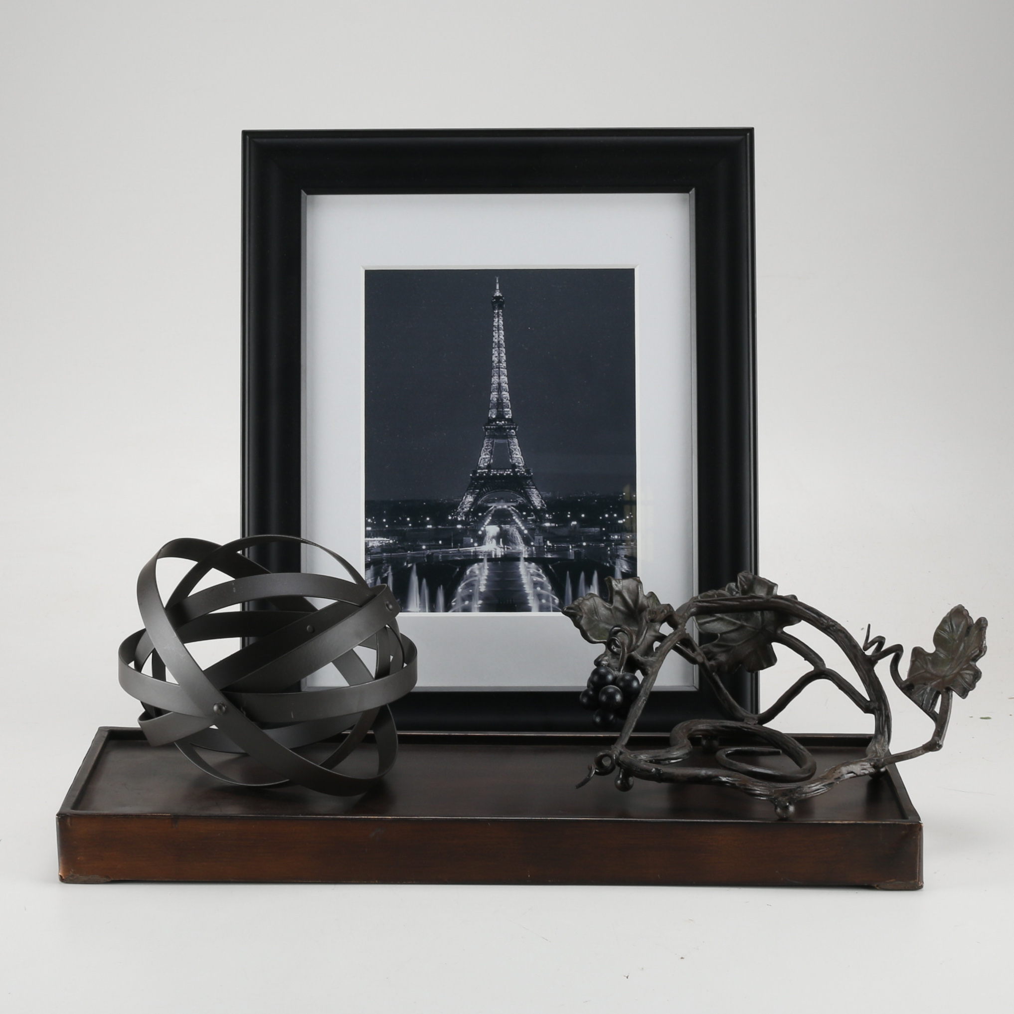 Assortment of Modern Home Décor