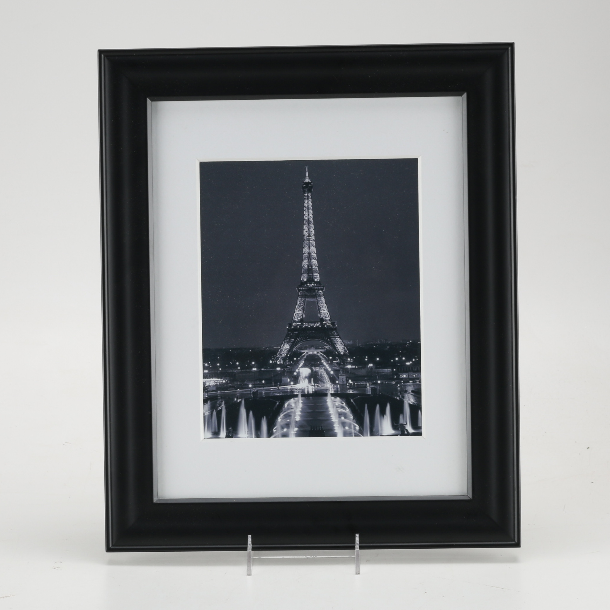 Assortment of Modern Home Décor