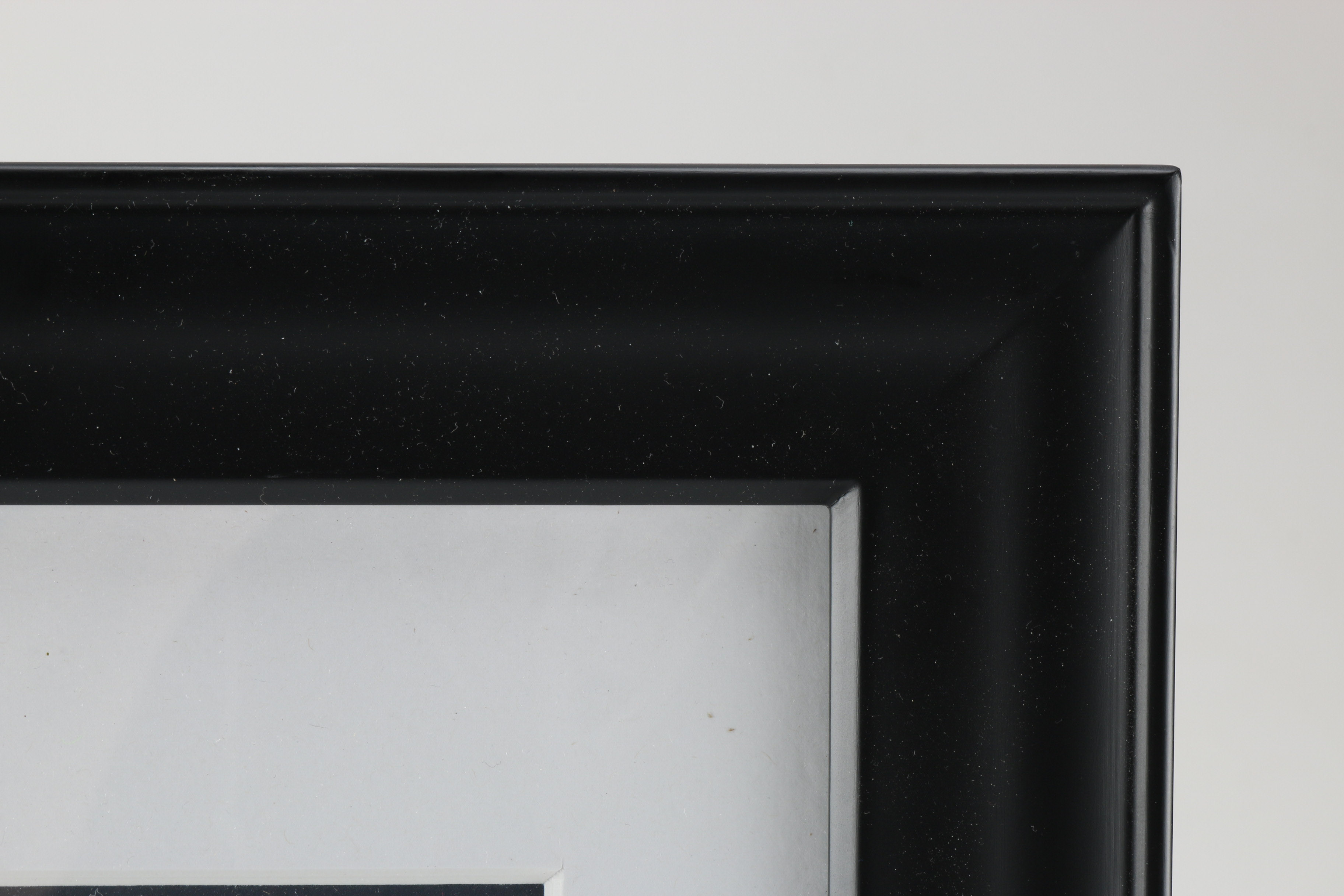 Assortment of Modern Home Décor