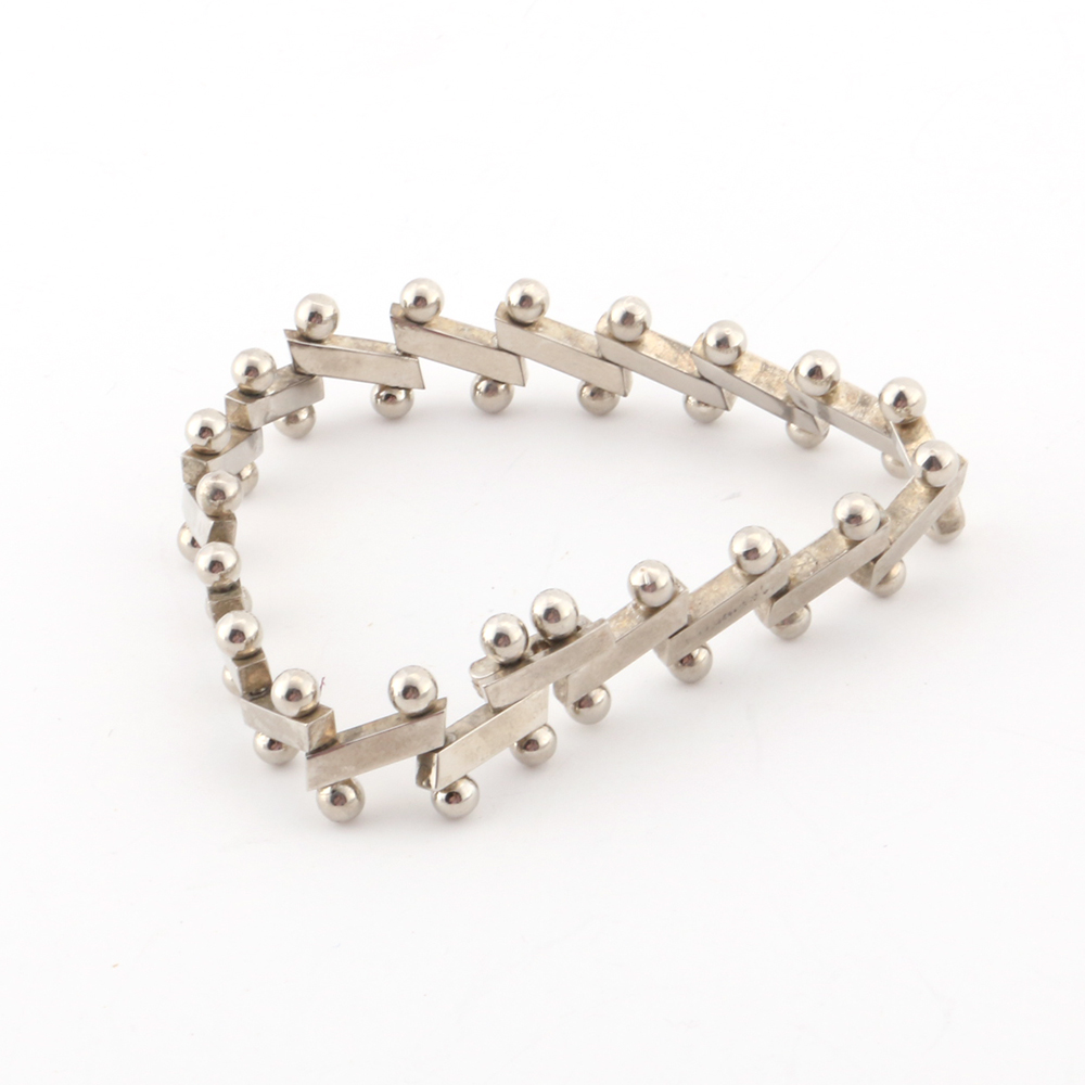 Group of Fashion Jewelry