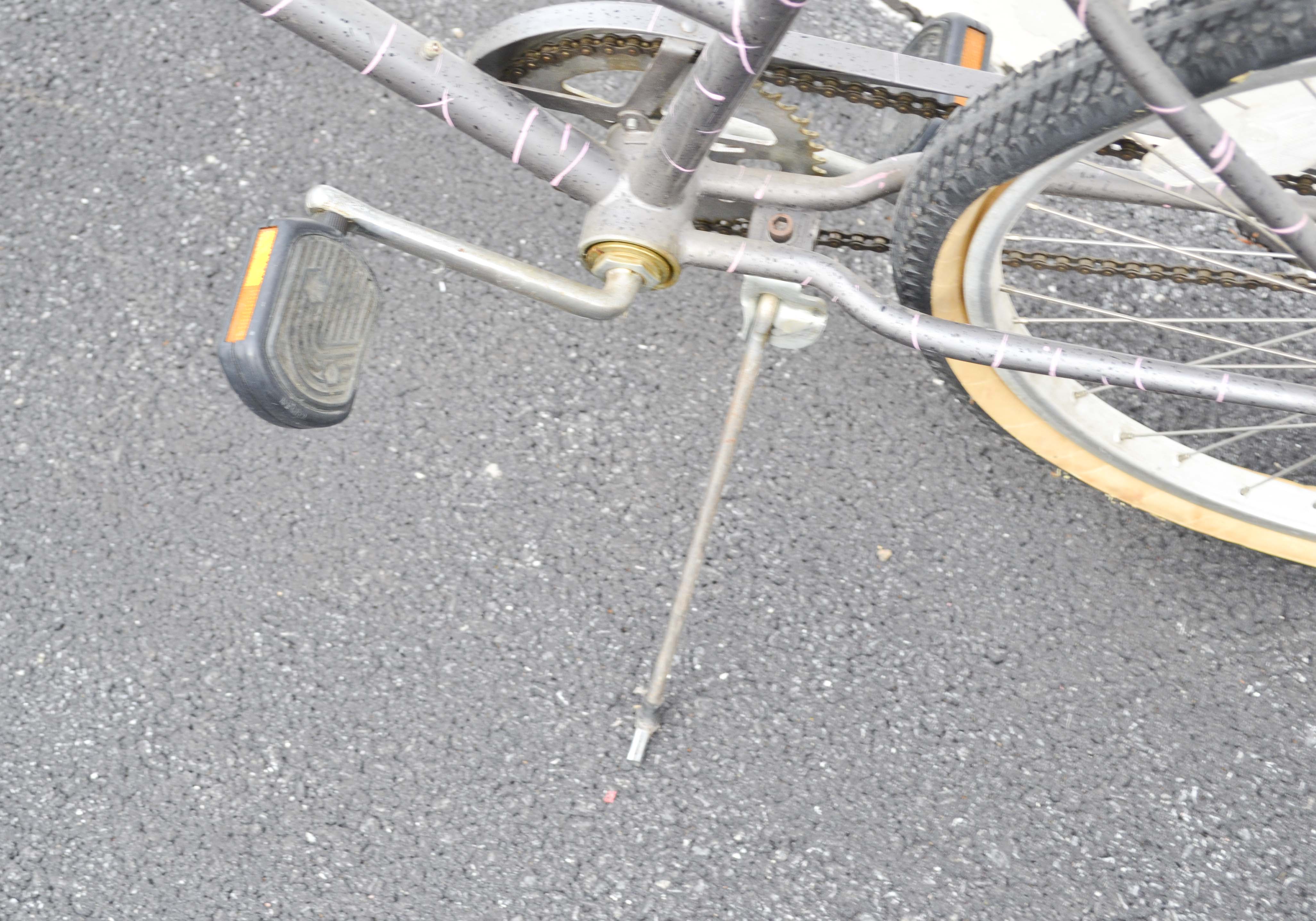 Mango Conure Women's Bicycle