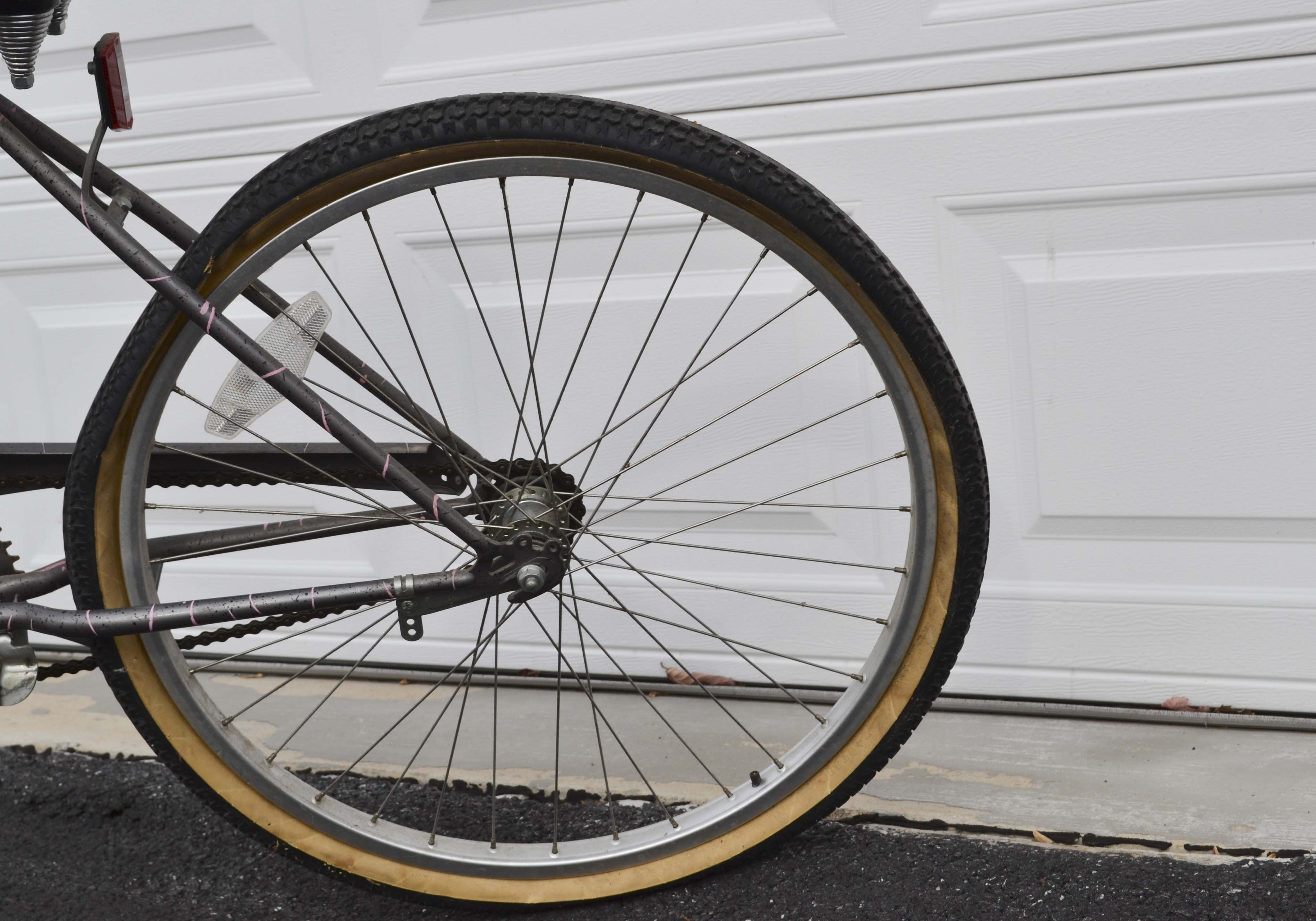 Mango Conure Women's Bicycle