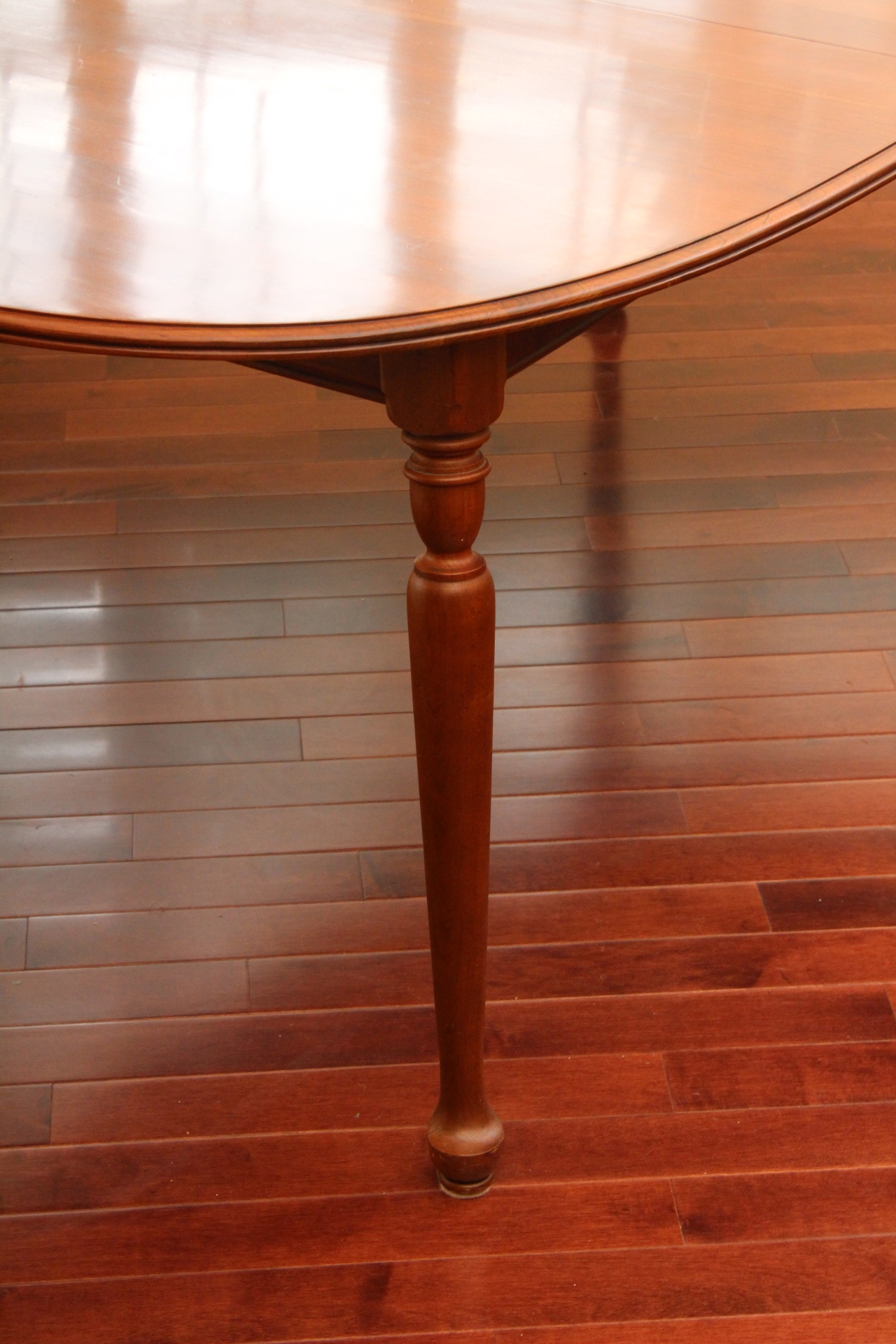 Ethan Allen "American Traditional" Cherry Dining Table