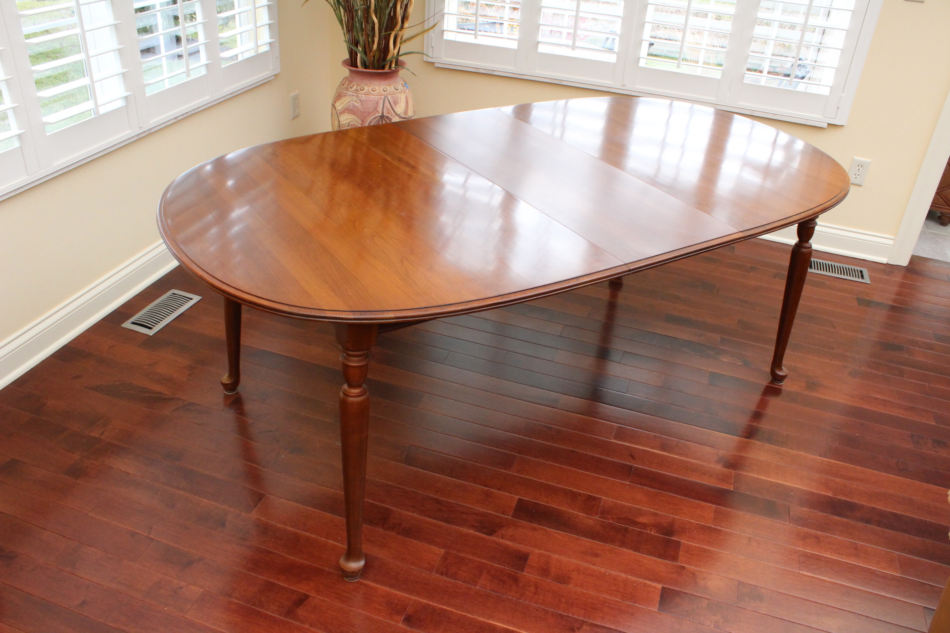 Ethan Allen "American Traditional" Cherry Dining Table