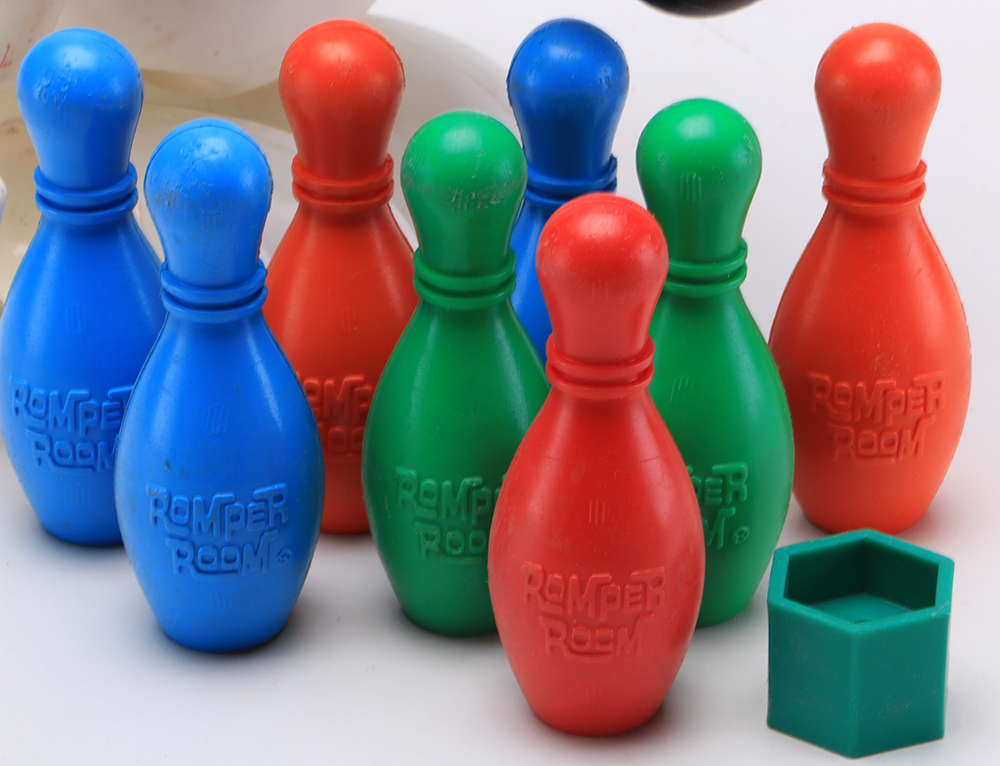 1980s Knickerbocker "Snoopy & Belle" Fashion Dolls with Other Vintage Snoopy Toys