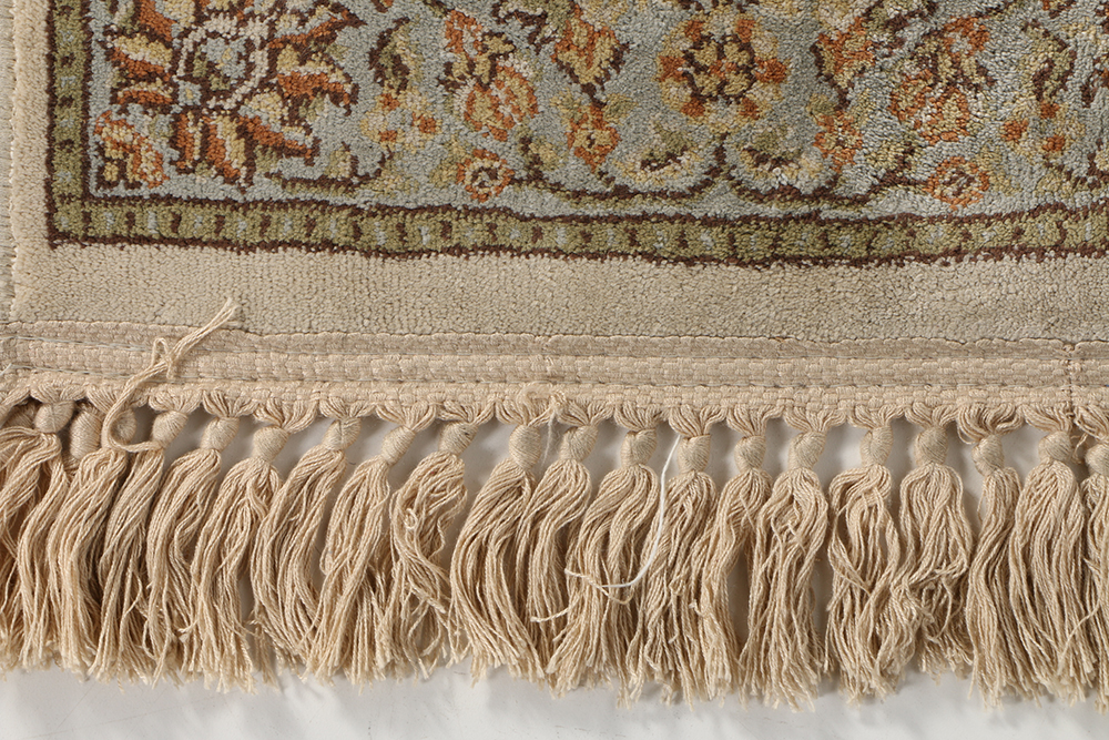 Machine Made Persian-Inspired Area Rug