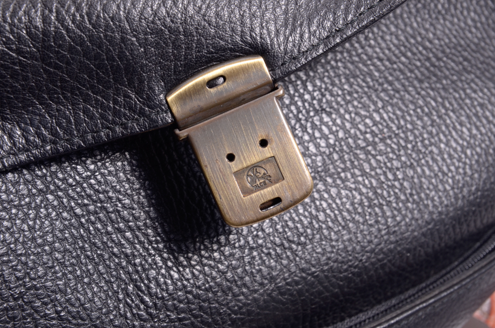 Petusco Leather Handbag