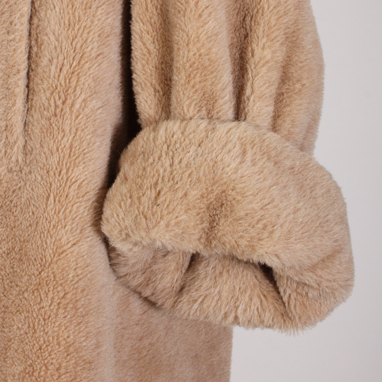 Women's Vintage Tan​ ​Faux​ ​Fur​ ​Coat