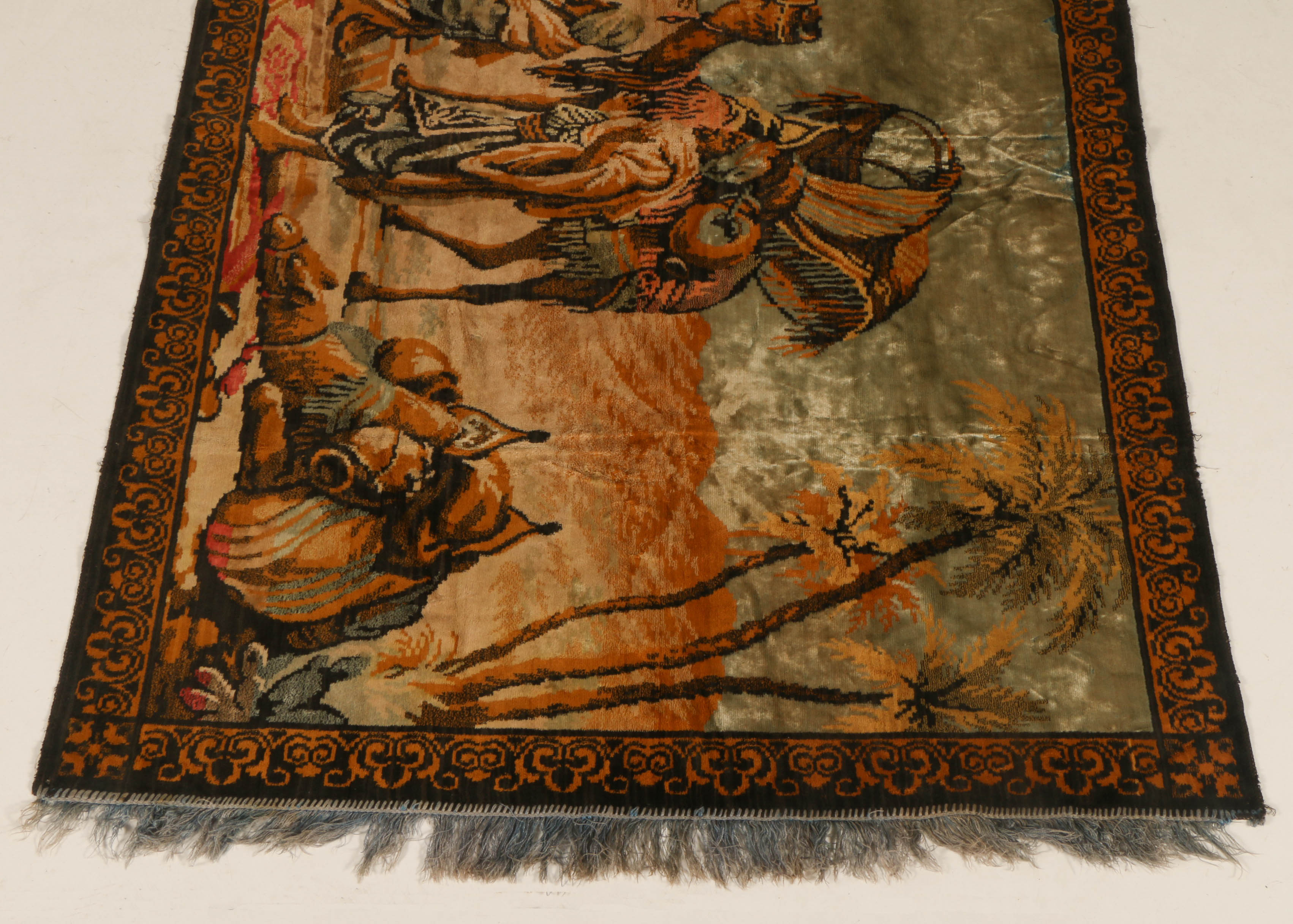 Machine-Made Middle Eastern Pictorial Rug