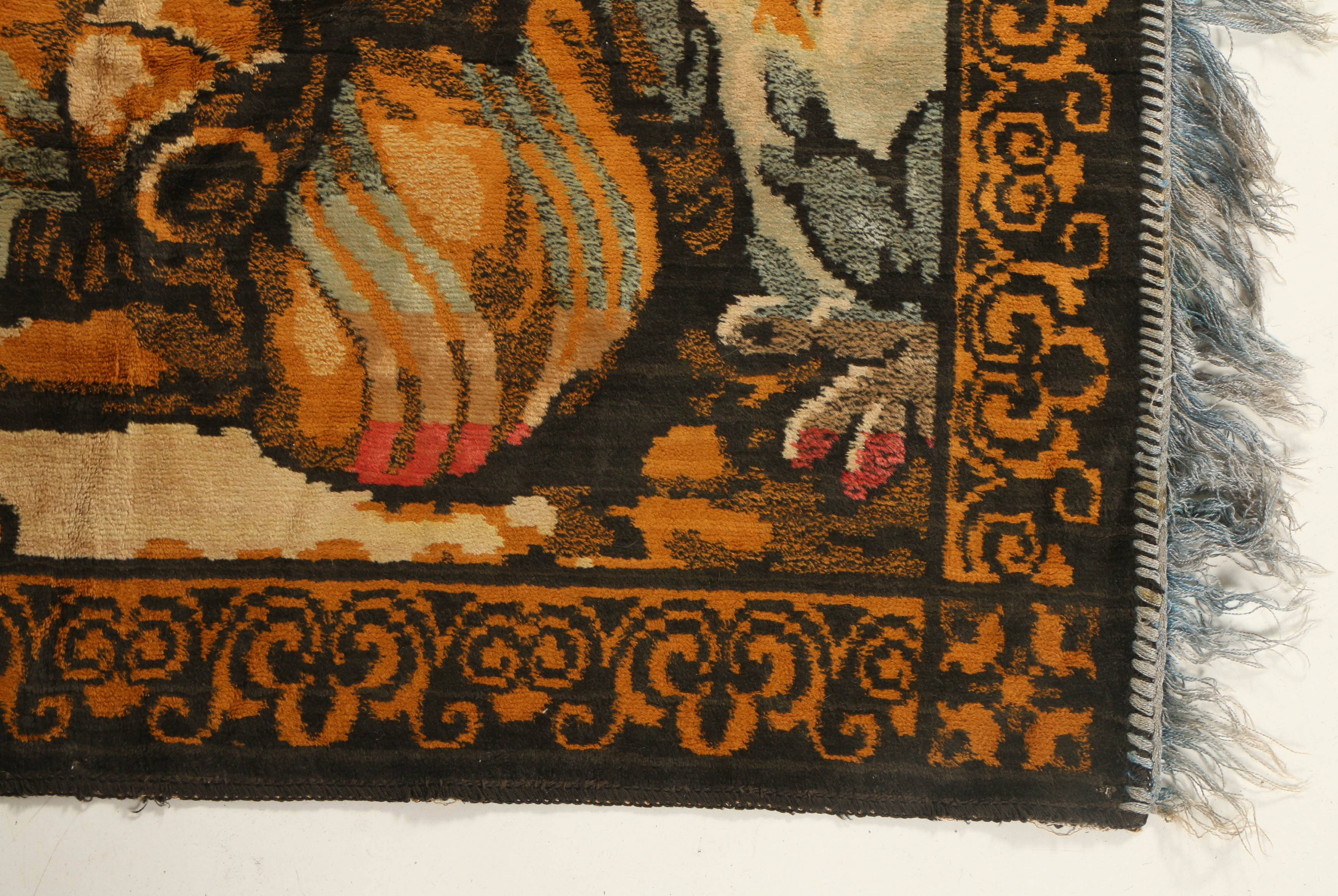 Machine-Made Middle Eastern Pictorial Rug