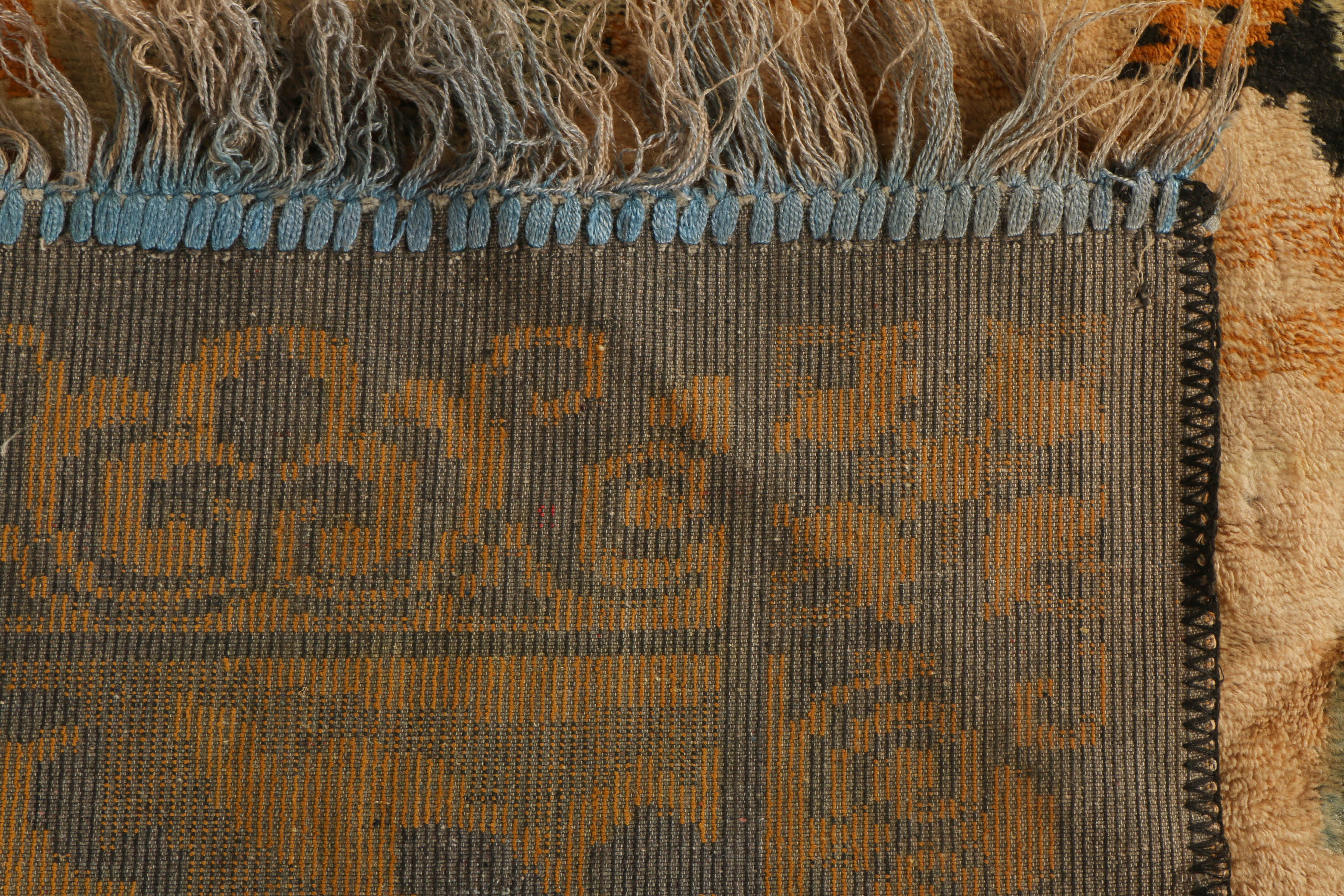 Machine-Made Middle Eastern Pictorial Rug