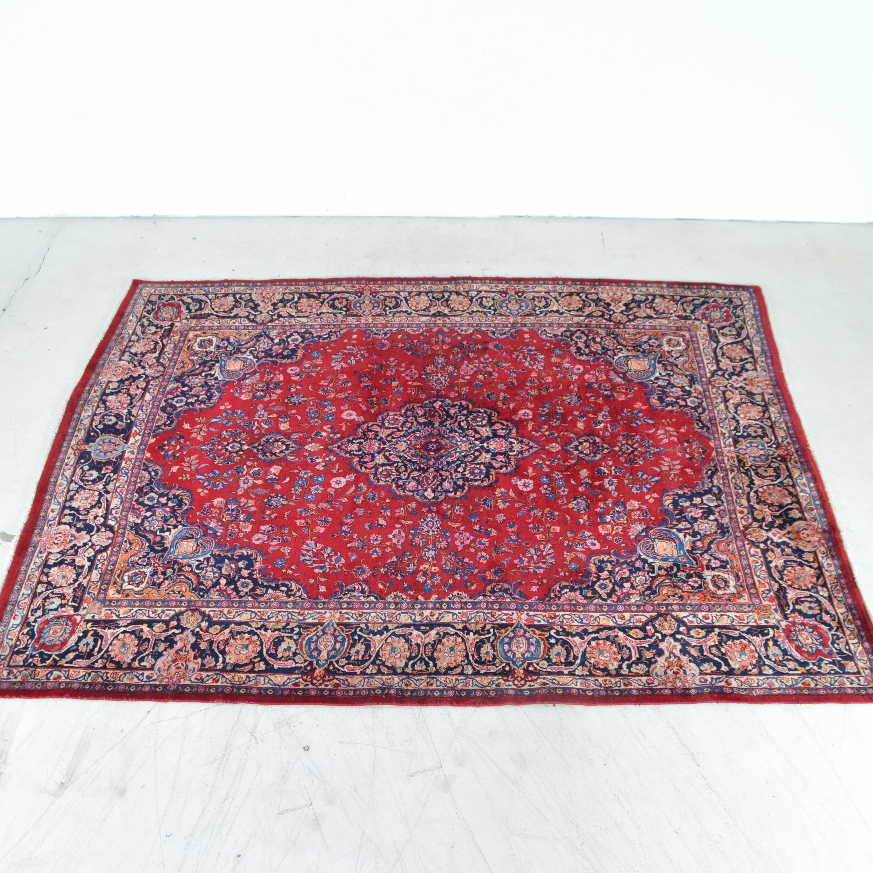 Handwoven "Sarouk" Style Rug