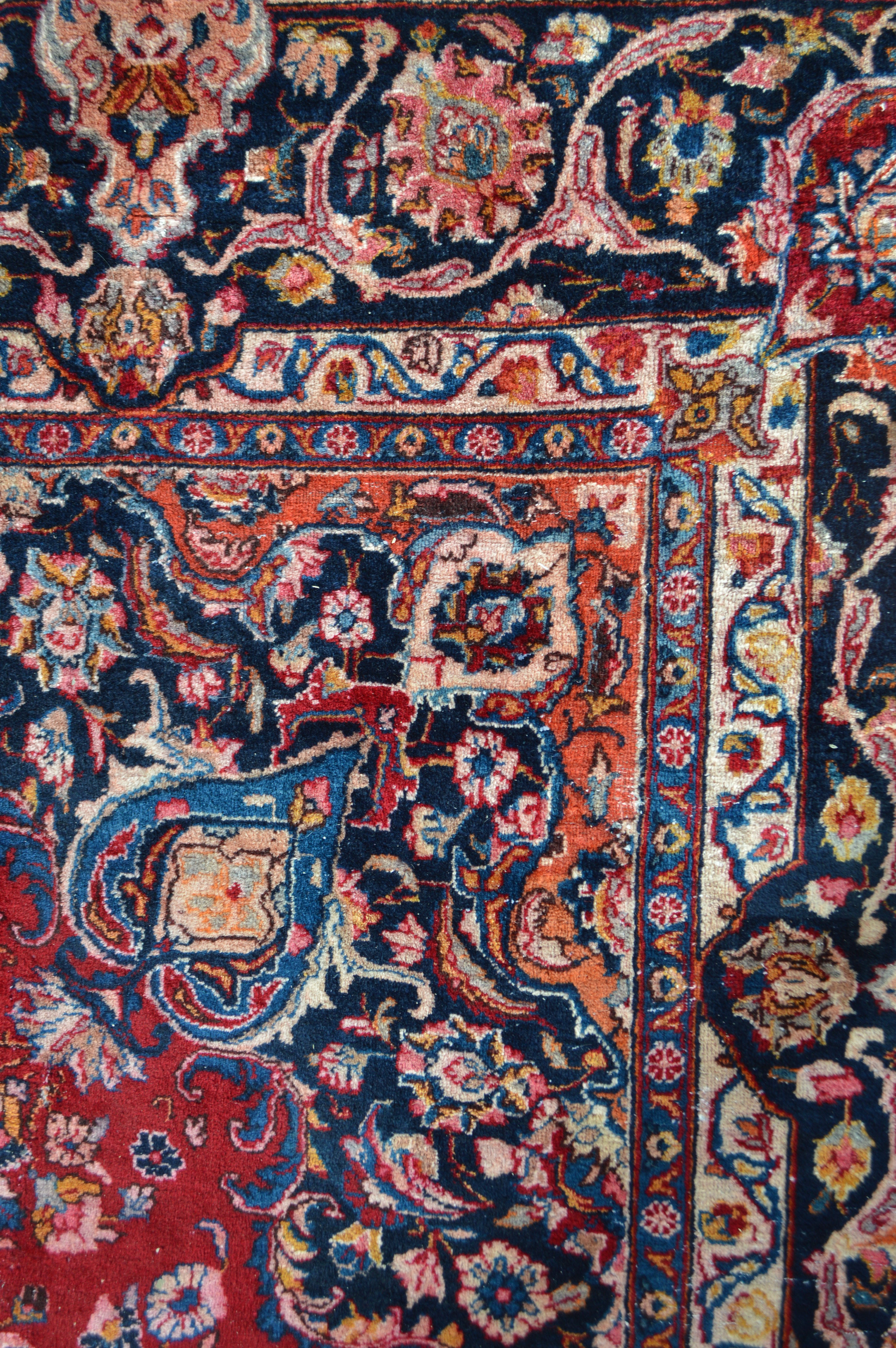 Handwoven "Sarouk" Style Rug