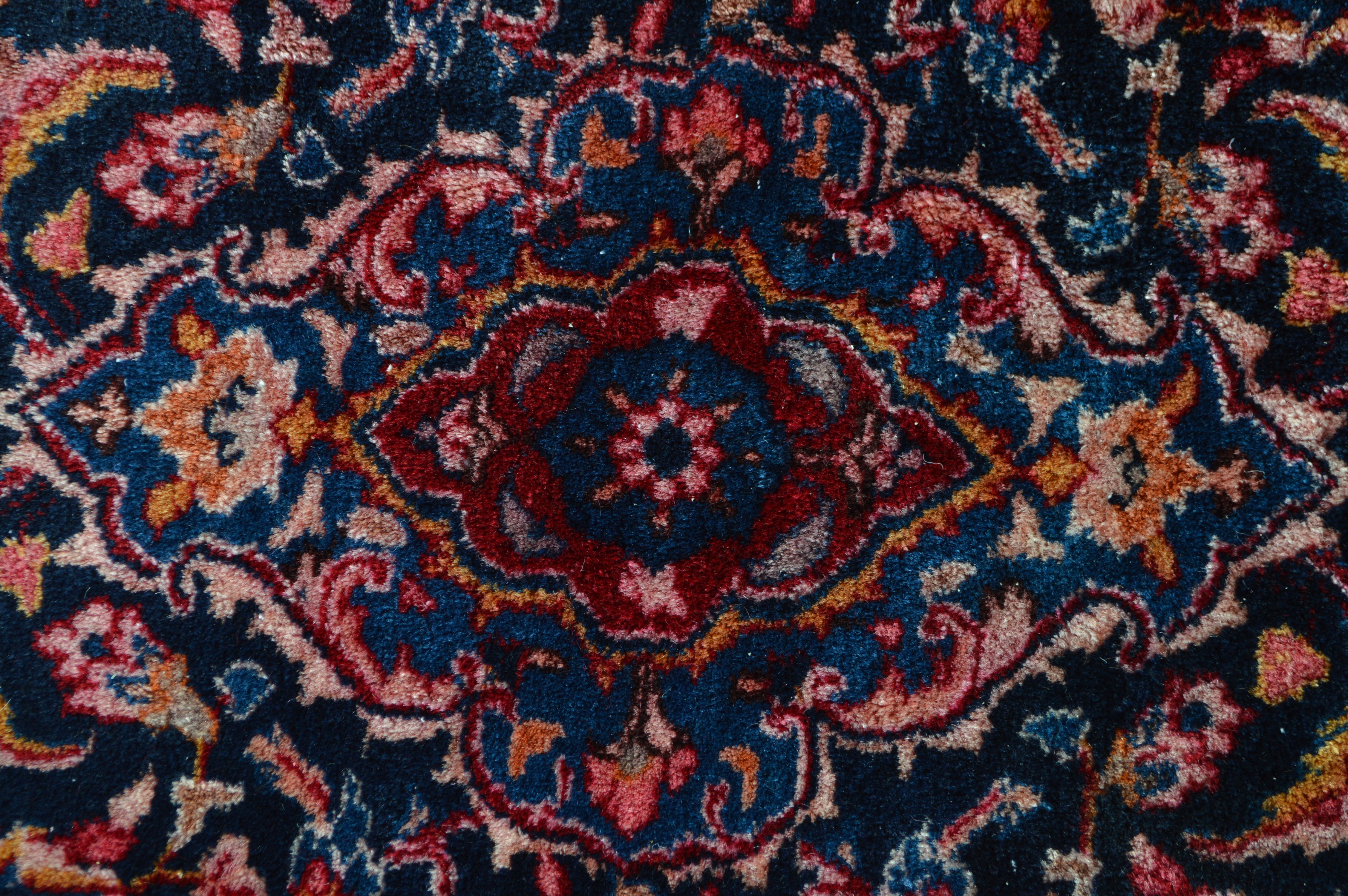 Handwoven "Sarouk" Style Rug