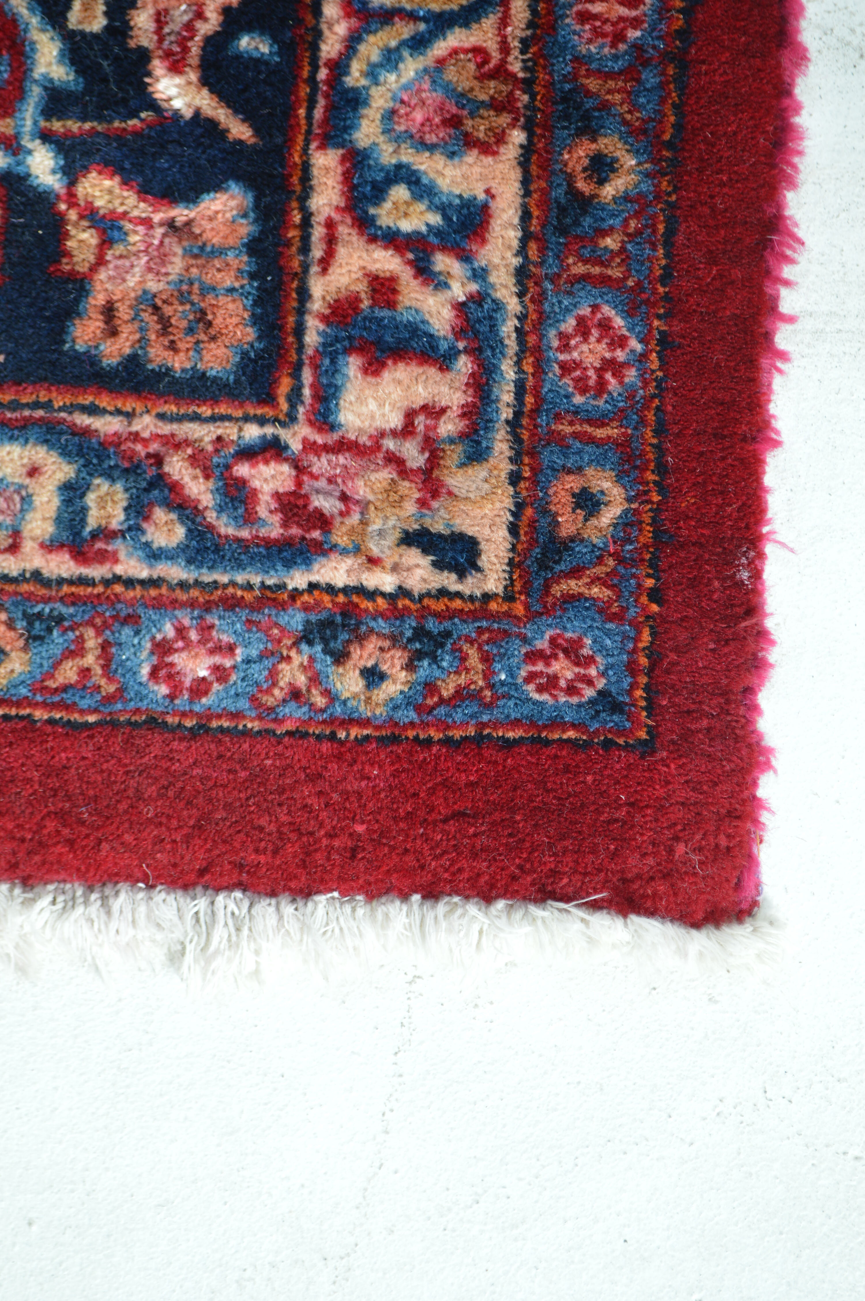 Handwoven "Sarouk" Style Rug