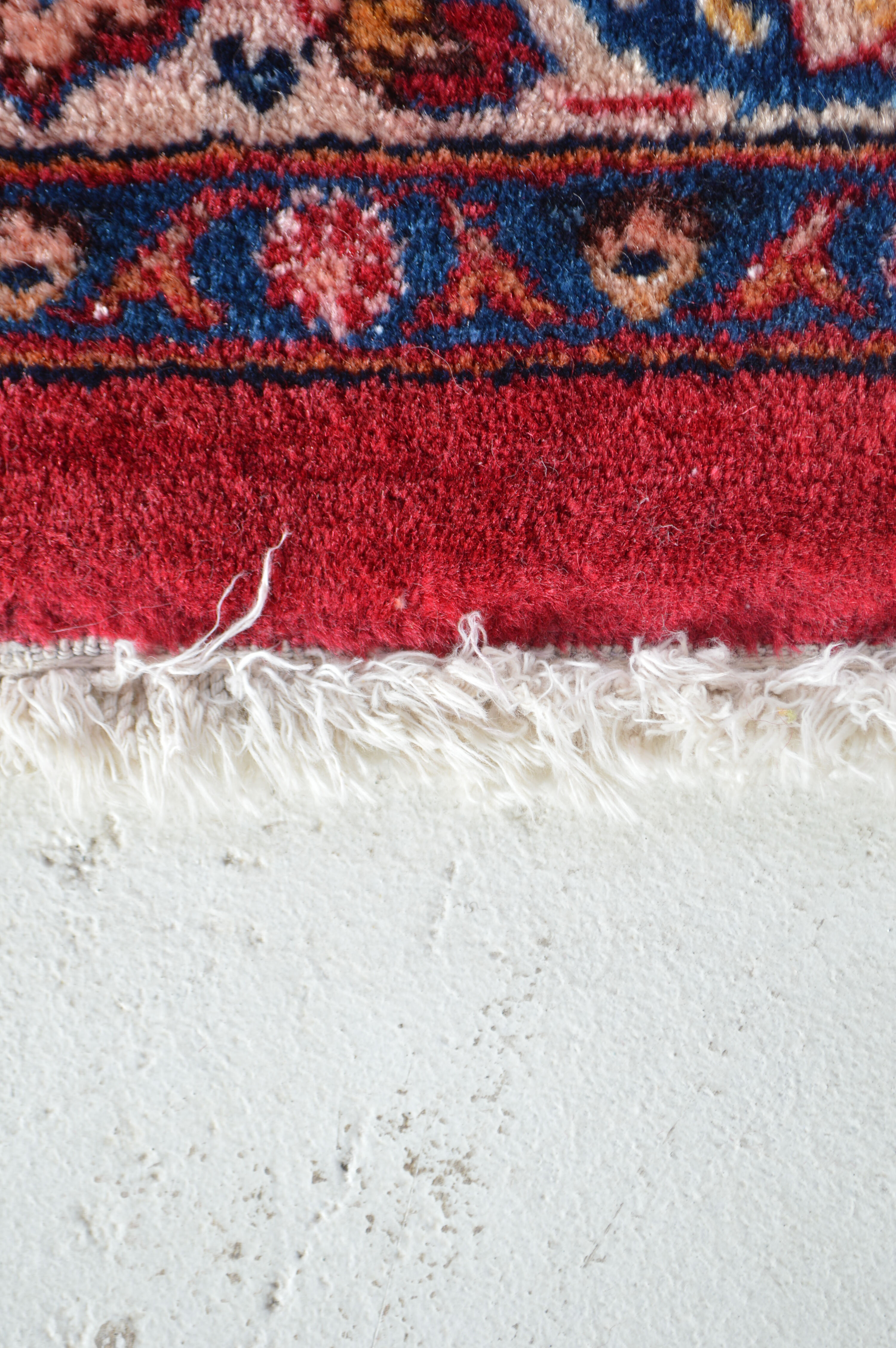 Handwoven "Sarouk" Style Rug