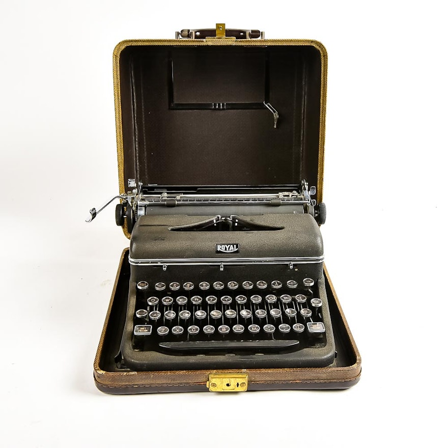 Vintage Royal "Quiet De Luxe" Portable Typewriter