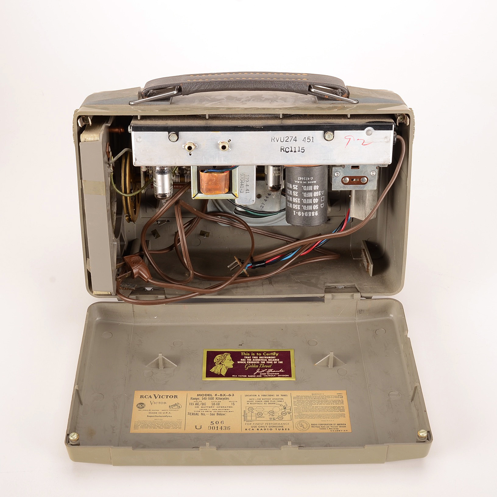 Vintage RCA Victor 6-BX-63 Portable Tube Radio