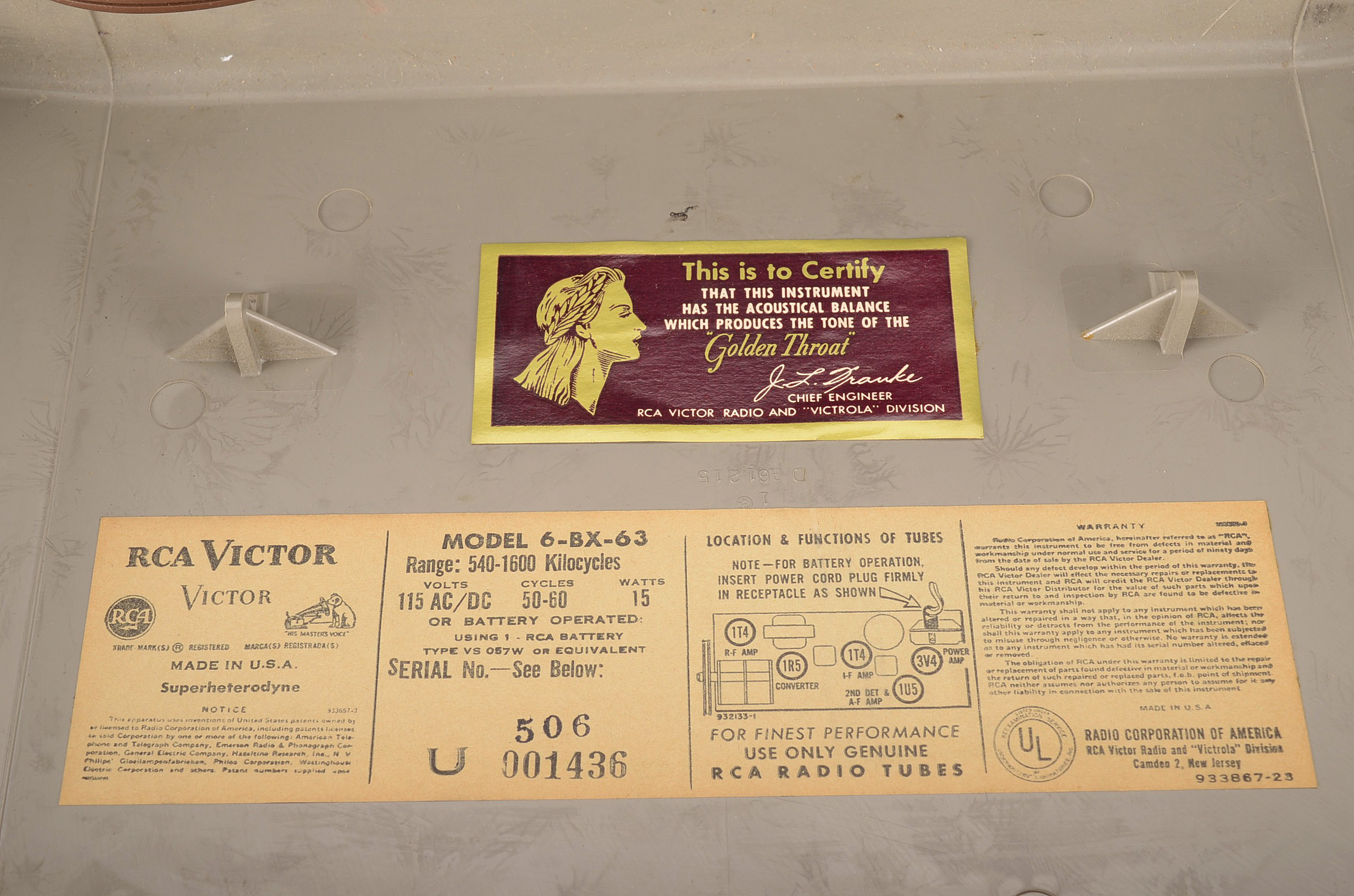 Vintage RCA Victor 6-BX-63 Portable Tube Radio