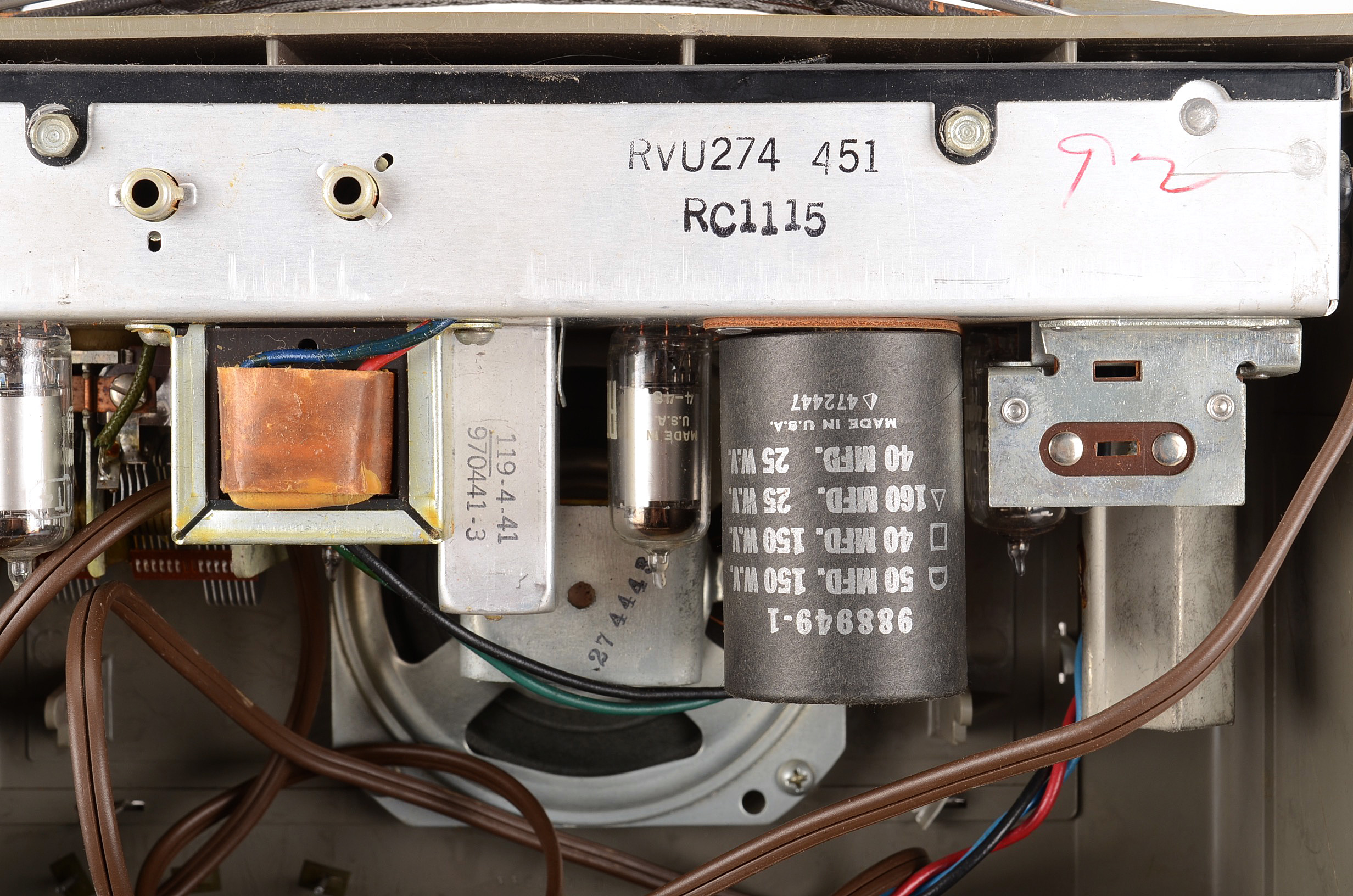 Vintage RCA Victor 6-BX-63 Portable Tube Radio