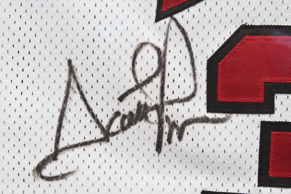 Framed and Signed Scottie Pippen "33" Chicago Bulls Basketball Jersey