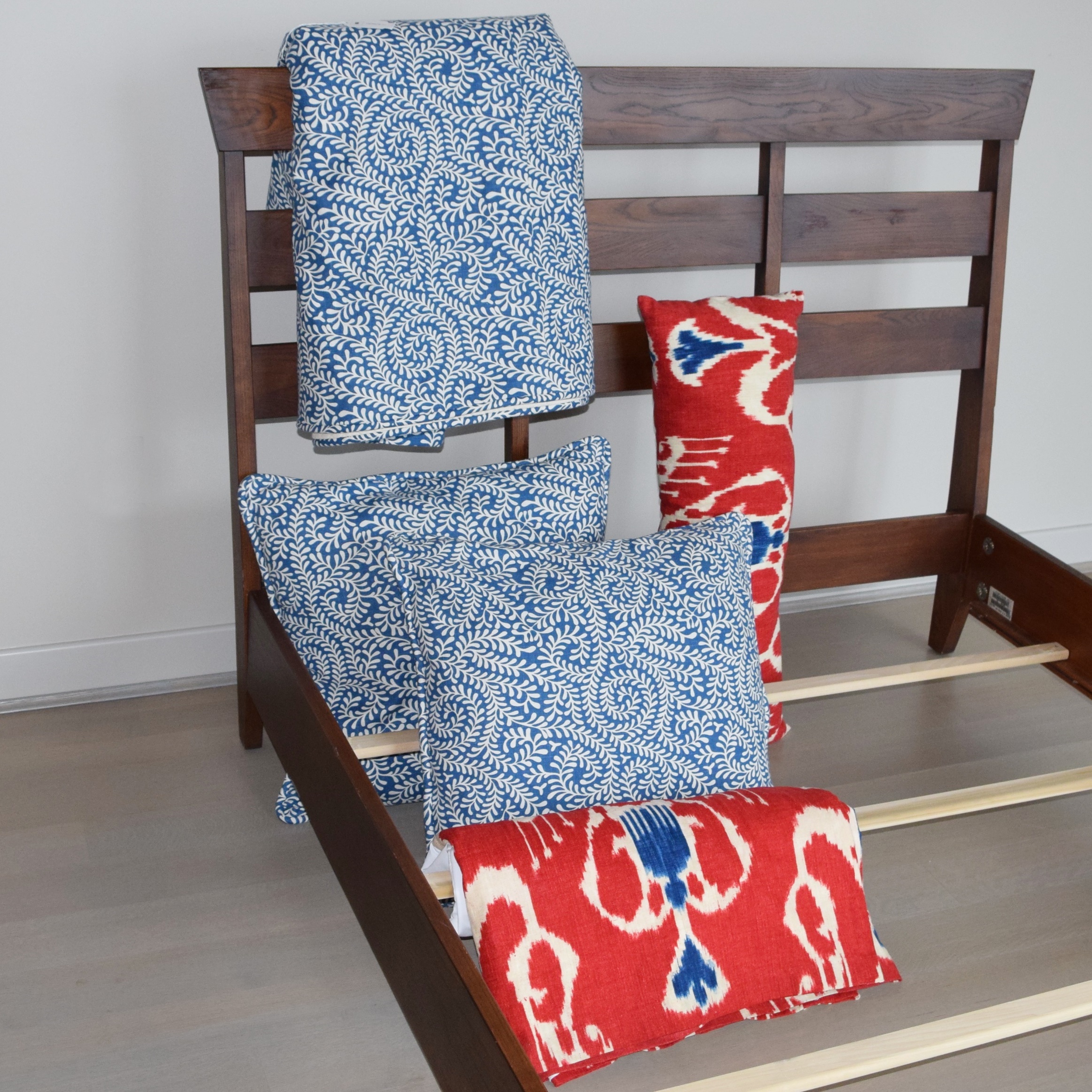 Ethan Allen Horizons Lotus Double Bed with Duvet Cover & Pillows