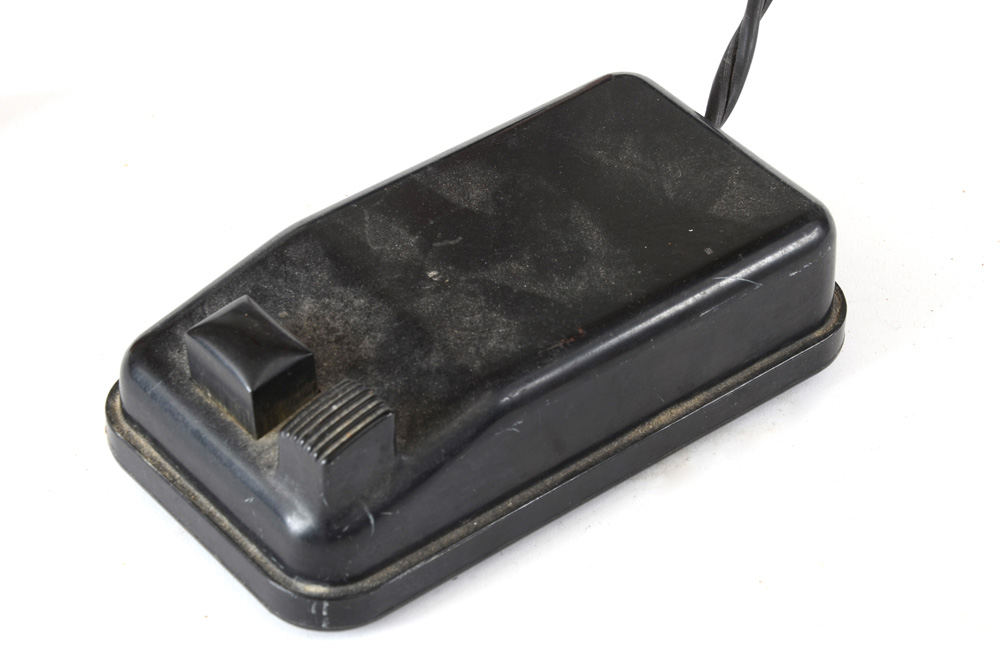 Vintage Electric Singer Sewing Machine in Walnut Stand