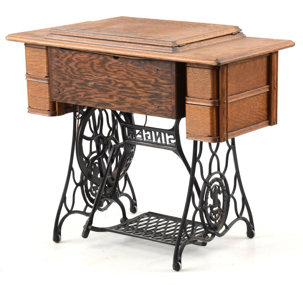 1906 Singer Treadle Sewing Machine