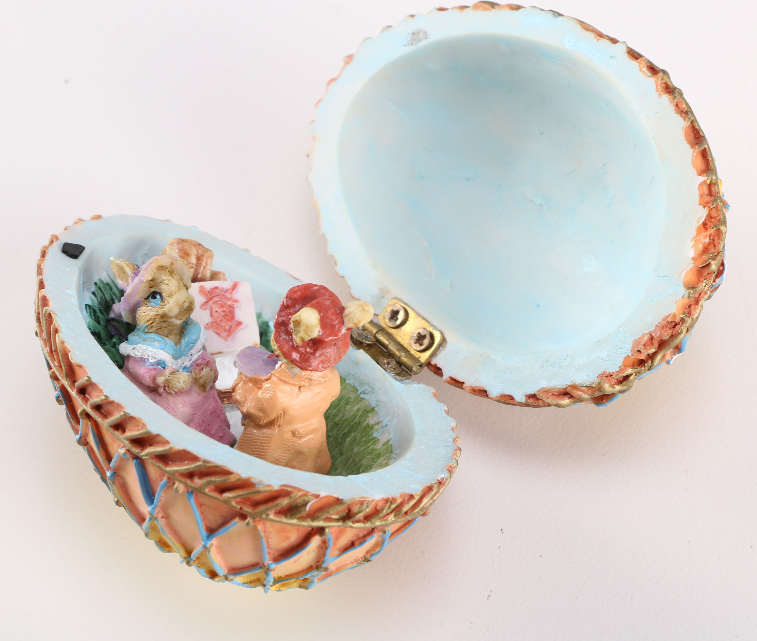 Decorative Figurines