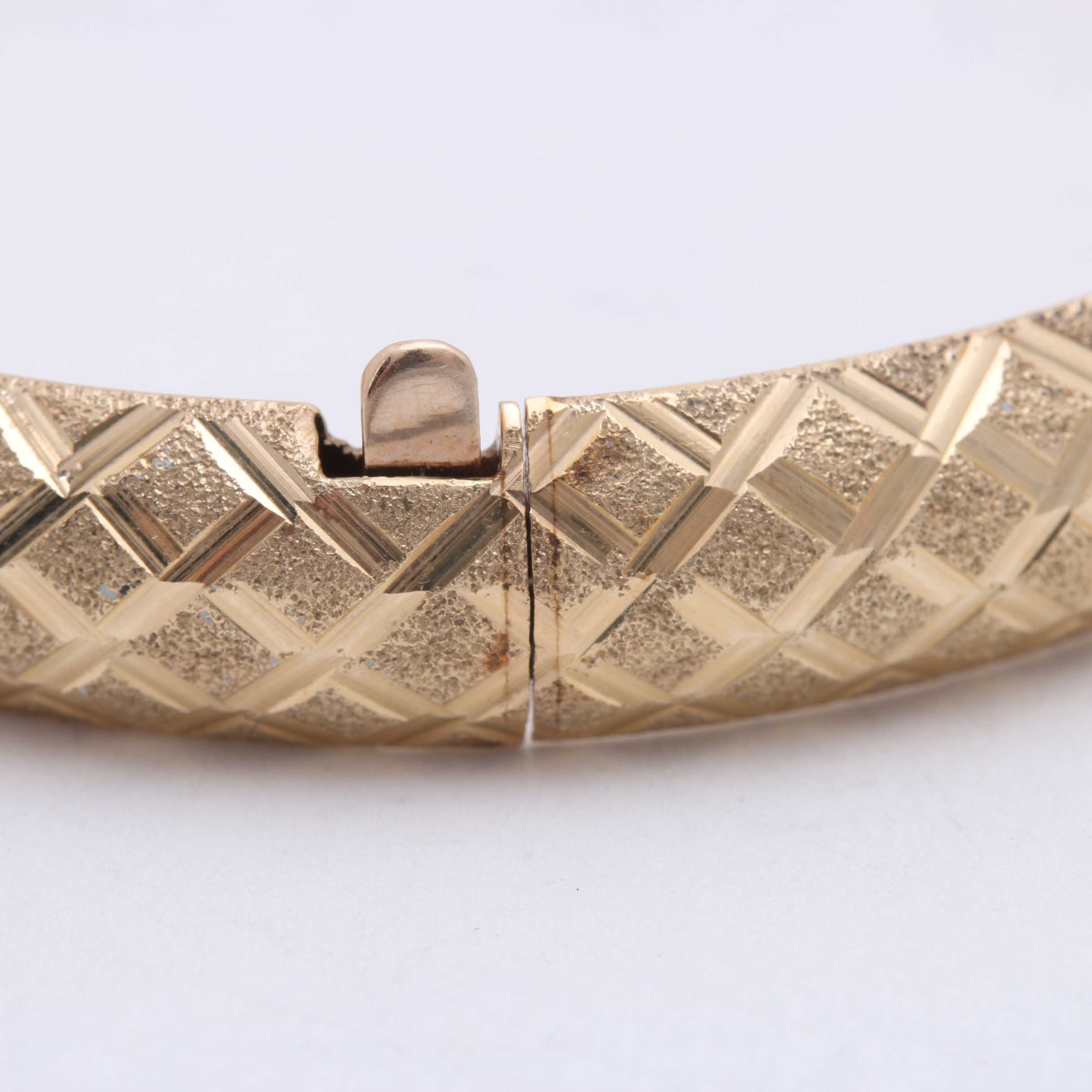 14K Yellow Gold Bangle Bracelet