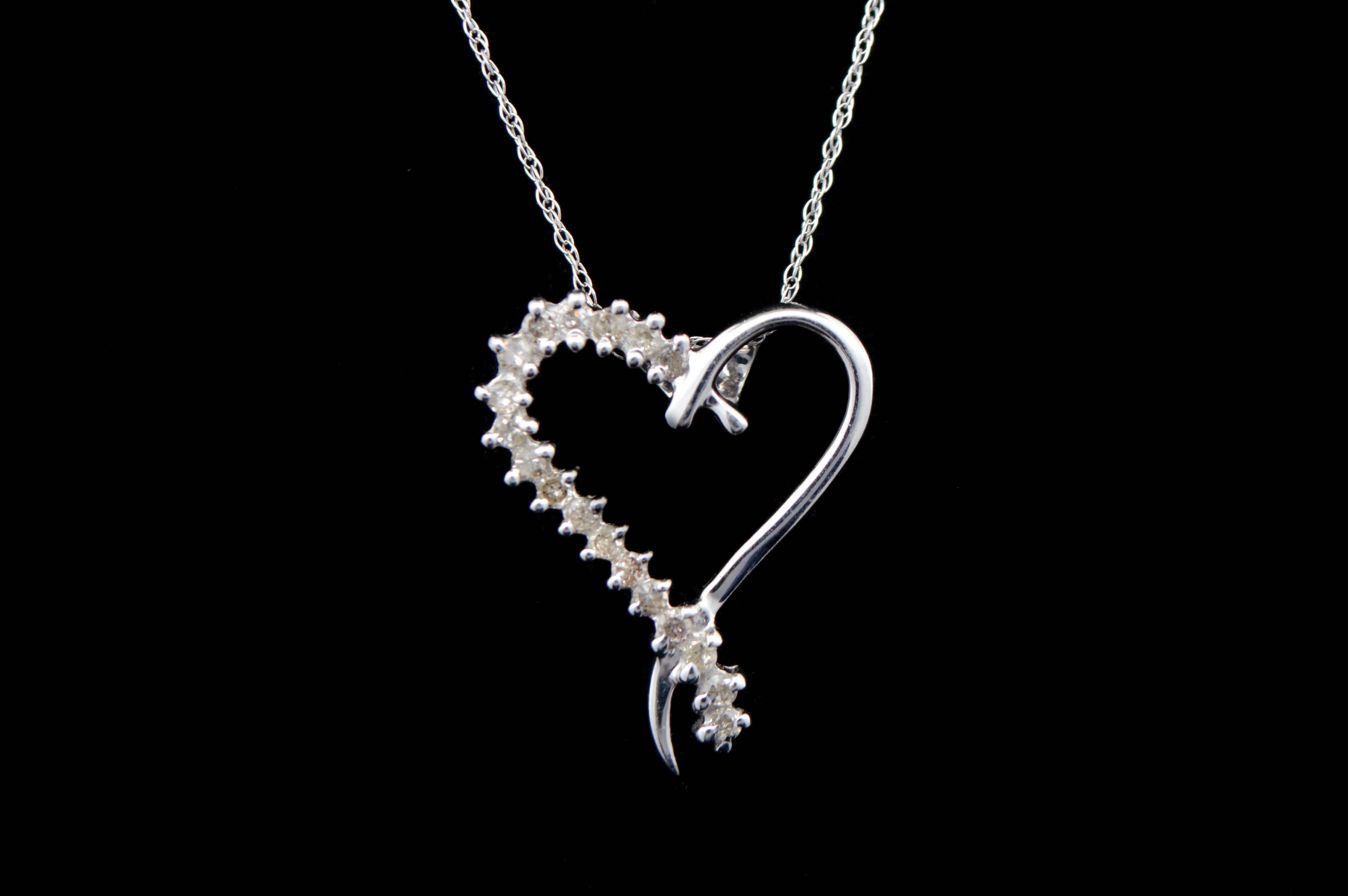 0.25 CTW Diamond and 10K White Gold Heart Pendant with Chain