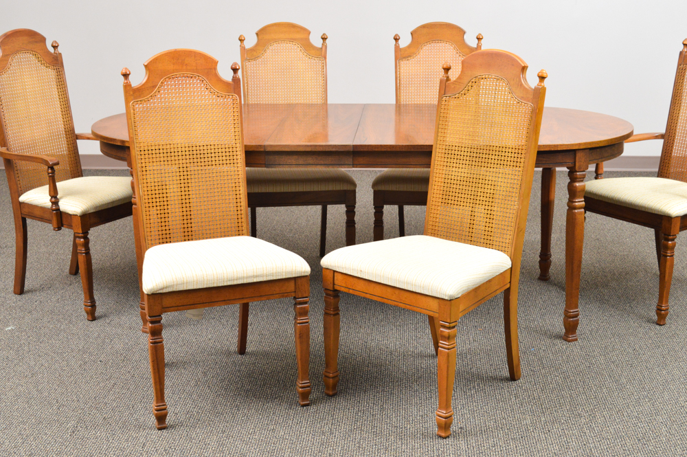 Dining Set by Singer Furniture