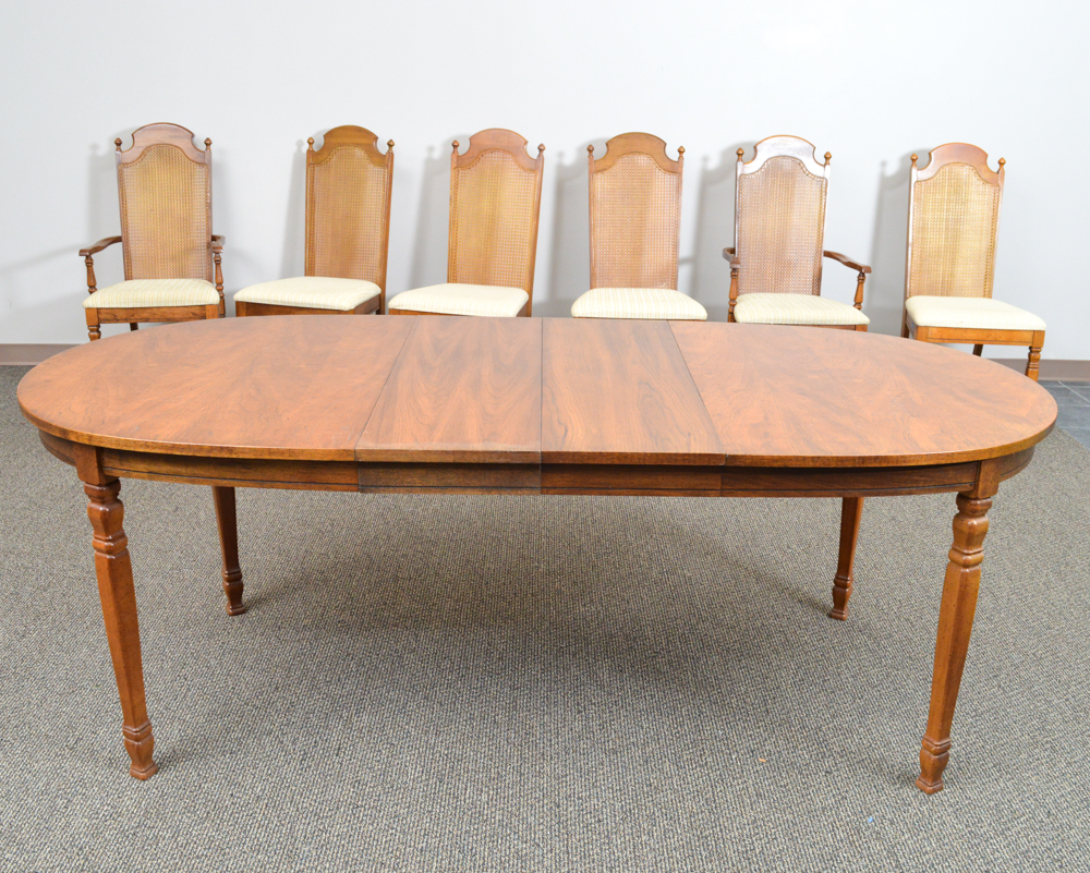 Dining Set by Singer Furniture