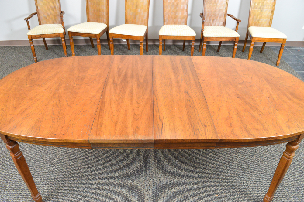 Dining Set by Singer Furniture