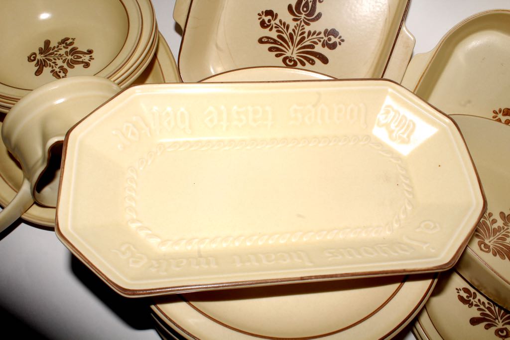 Pfaltzgraff "Village" Stoneware Dinnerware