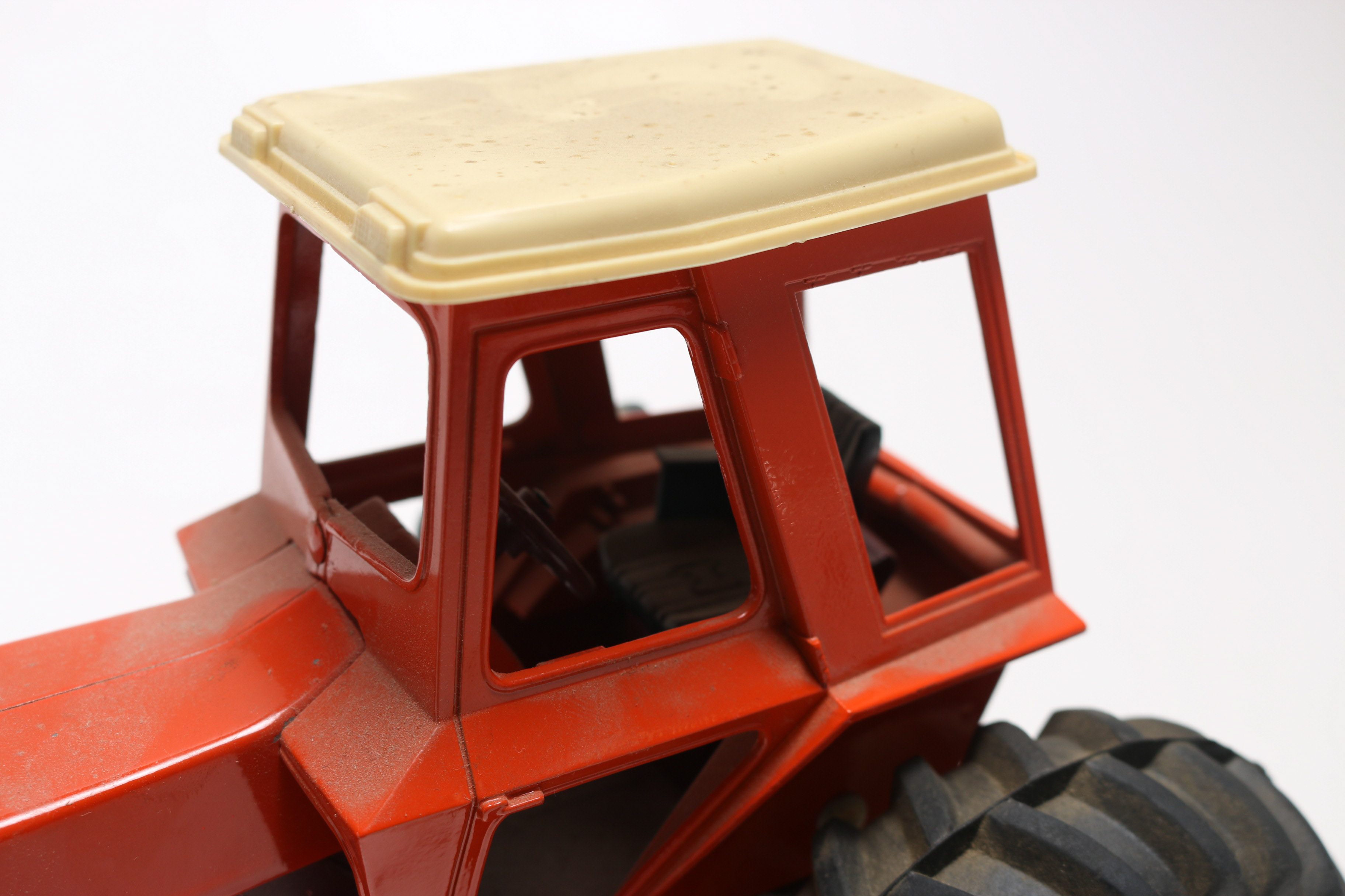 Allis-Chalmers "A-C 7050" Model Tractor