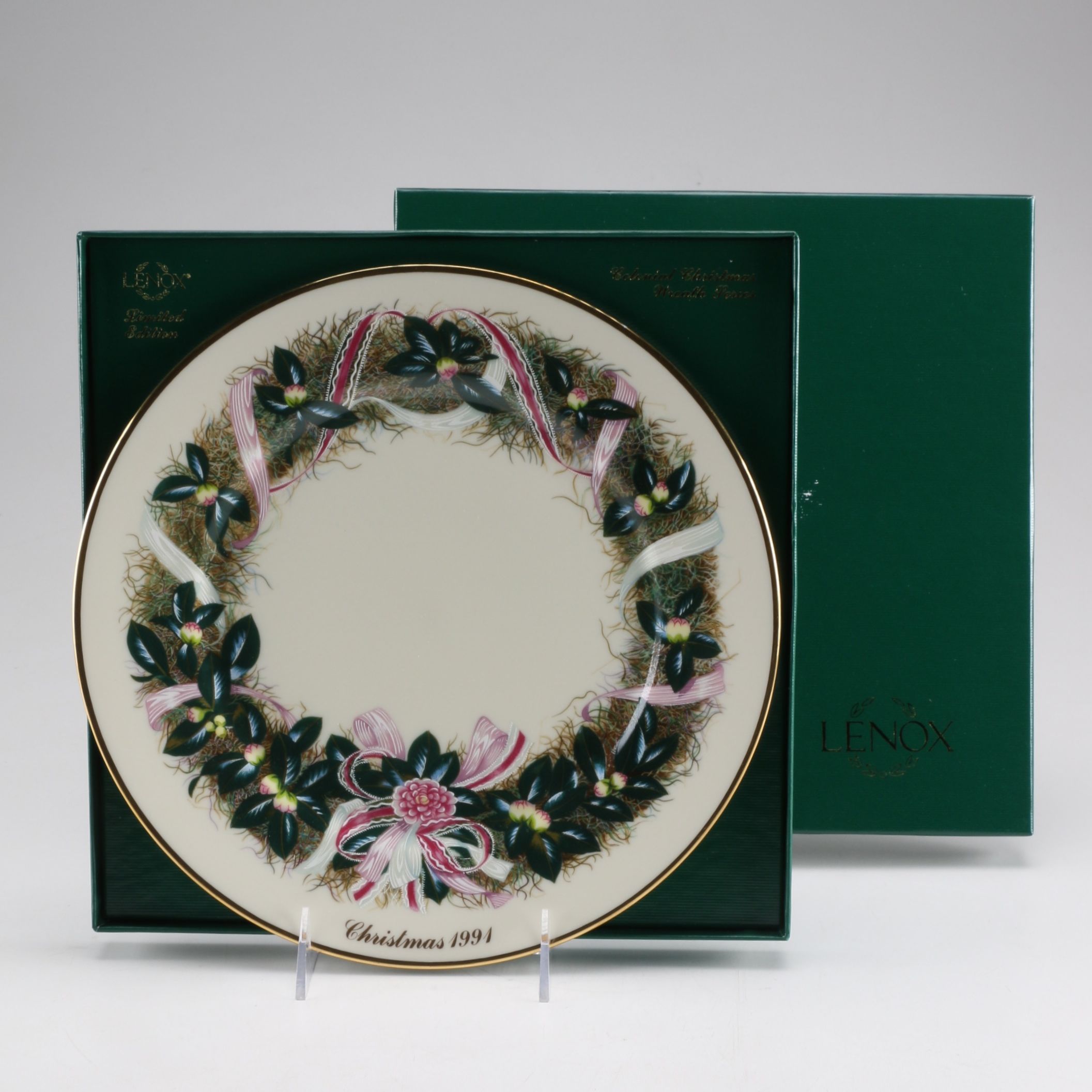 Lenox Limited Edition "Christmas 1991" Plate From "Colonial Christmas Wreath Series"