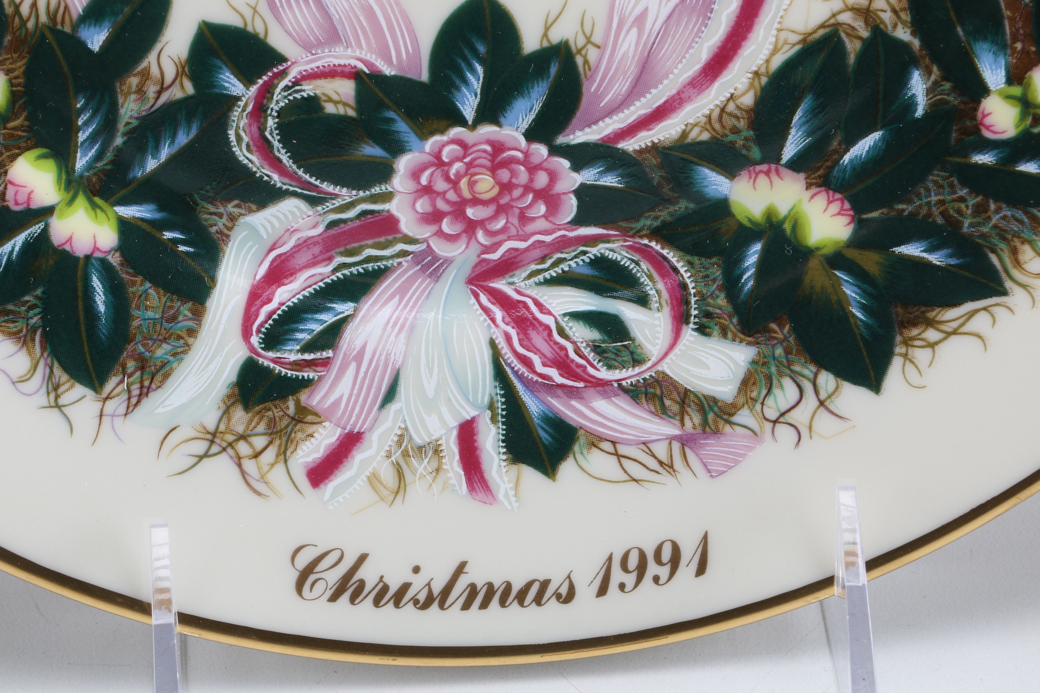 Lenox Limited Edition "Christmas 1991" Plate From "Colonial Christmas Wreath Series"