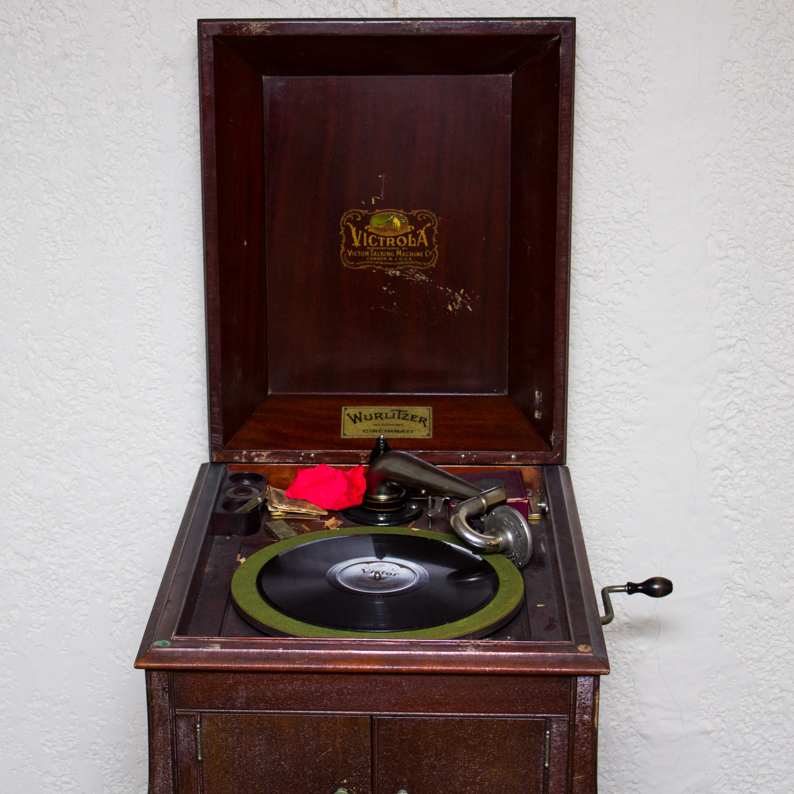 Antique Wurlitzer Victrola